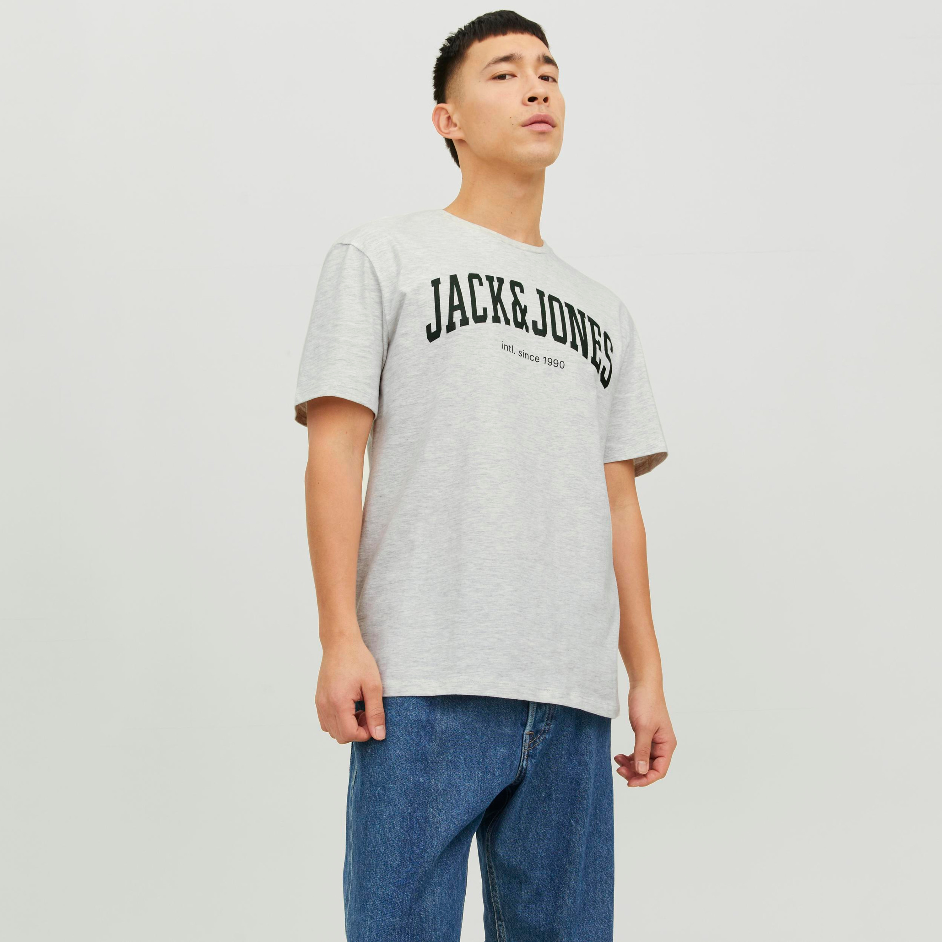 تي شيرت من جاك آند جونز بطبعة شعار بأكمام قصيرة و ياقة مستديرة-men-clothing-tshirtsandpolos-tshirts-image-5