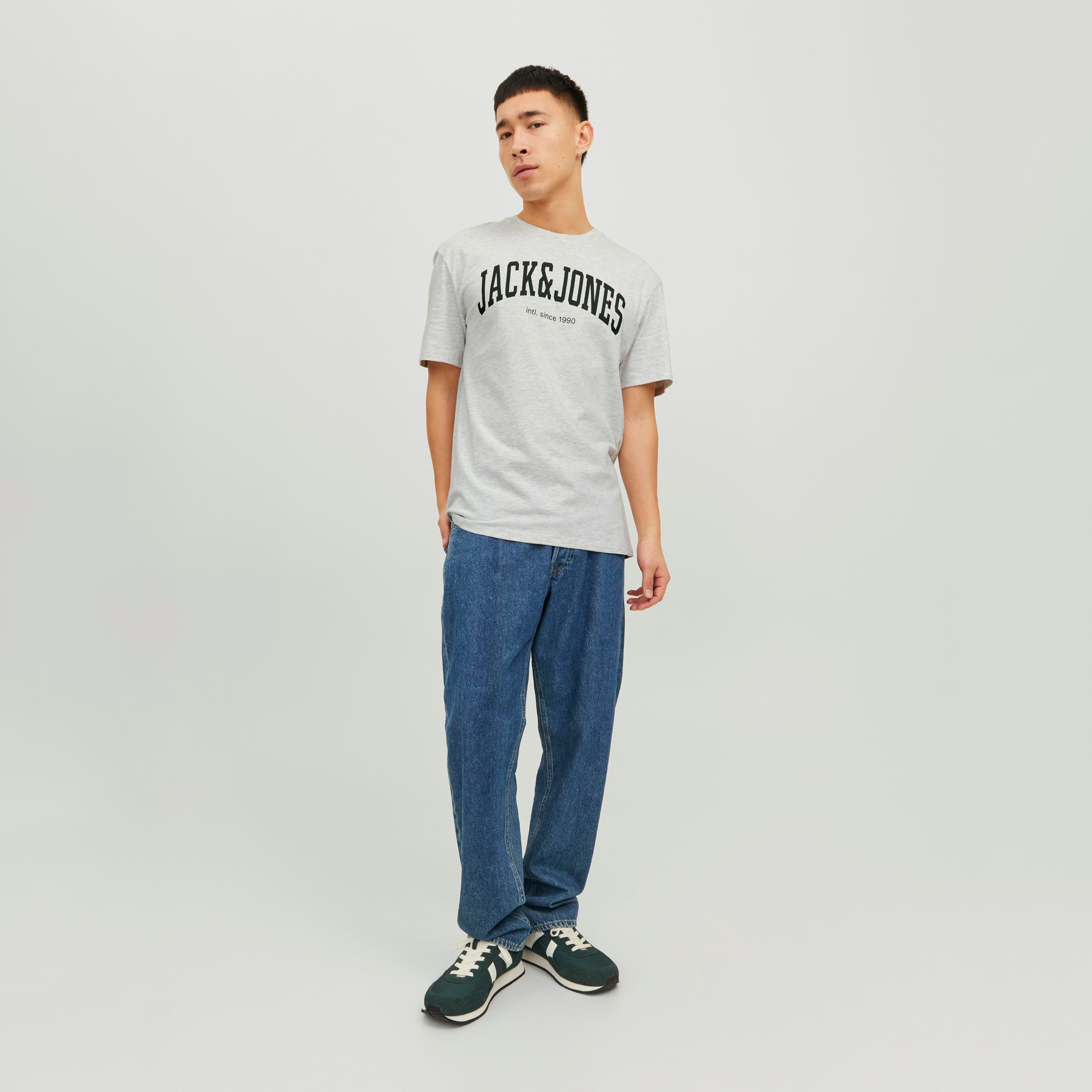 تي شيرت من جاك آند جونز بطبعة شعار بأكمام قصيرة و ياقة مستديرة-men-clothing-tshirtsandpolos-tshirts-image-6