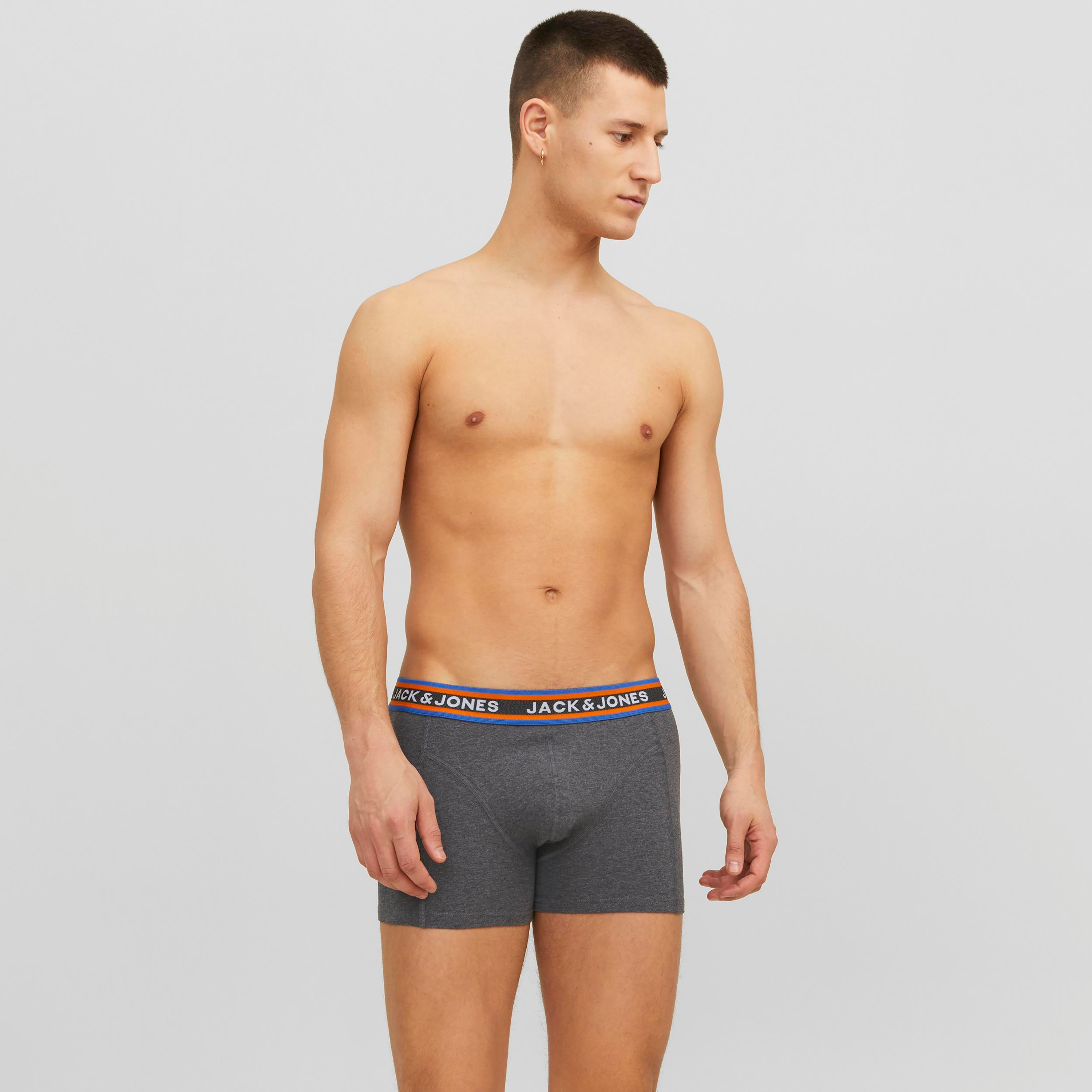 مجموعة مكونة من 3 سراويل سادة مع حزام خصر بطبعة الشعار من جاك آند جونز-men-clothing-innerwear-underwear-image-2