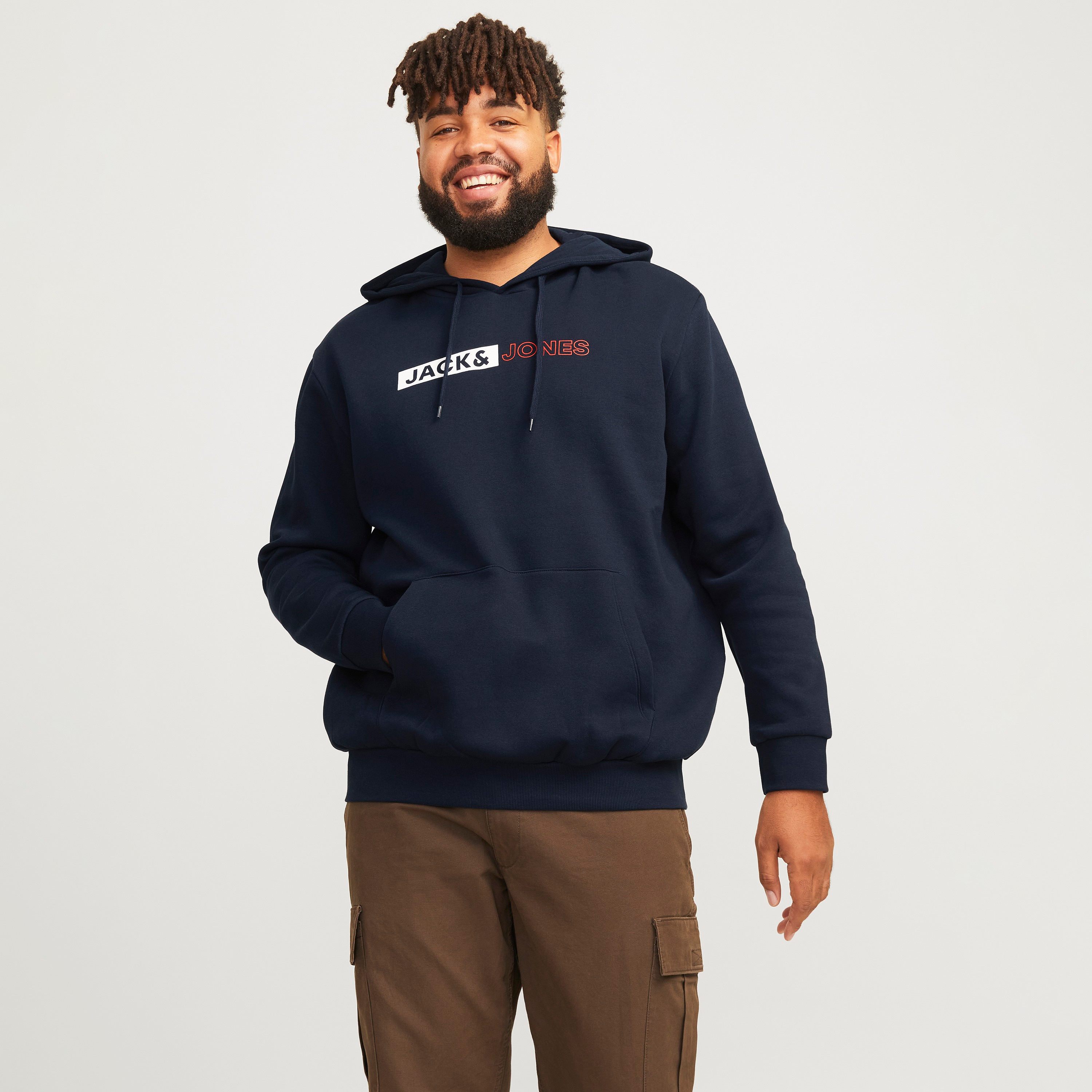 هوديي رجالي بأكمام طويلة وشعار جاك آند جونز-men-winterwear-hoodiesandsweatshirts-image-1