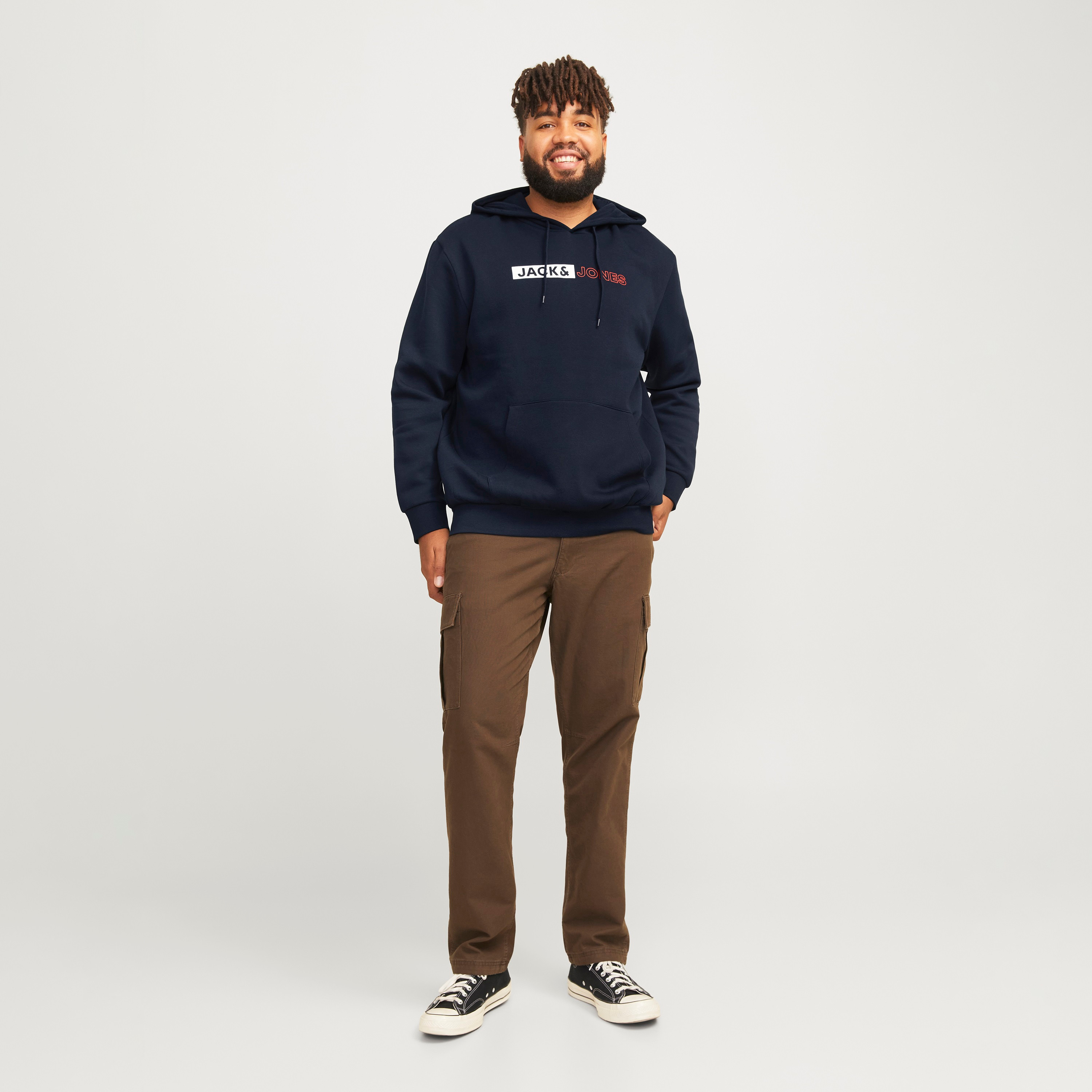 هوديي رجالي بأكمام طويلة وشعار جاك آند جونز-men-winterwear-hoodiesandsweatshirts-image-2