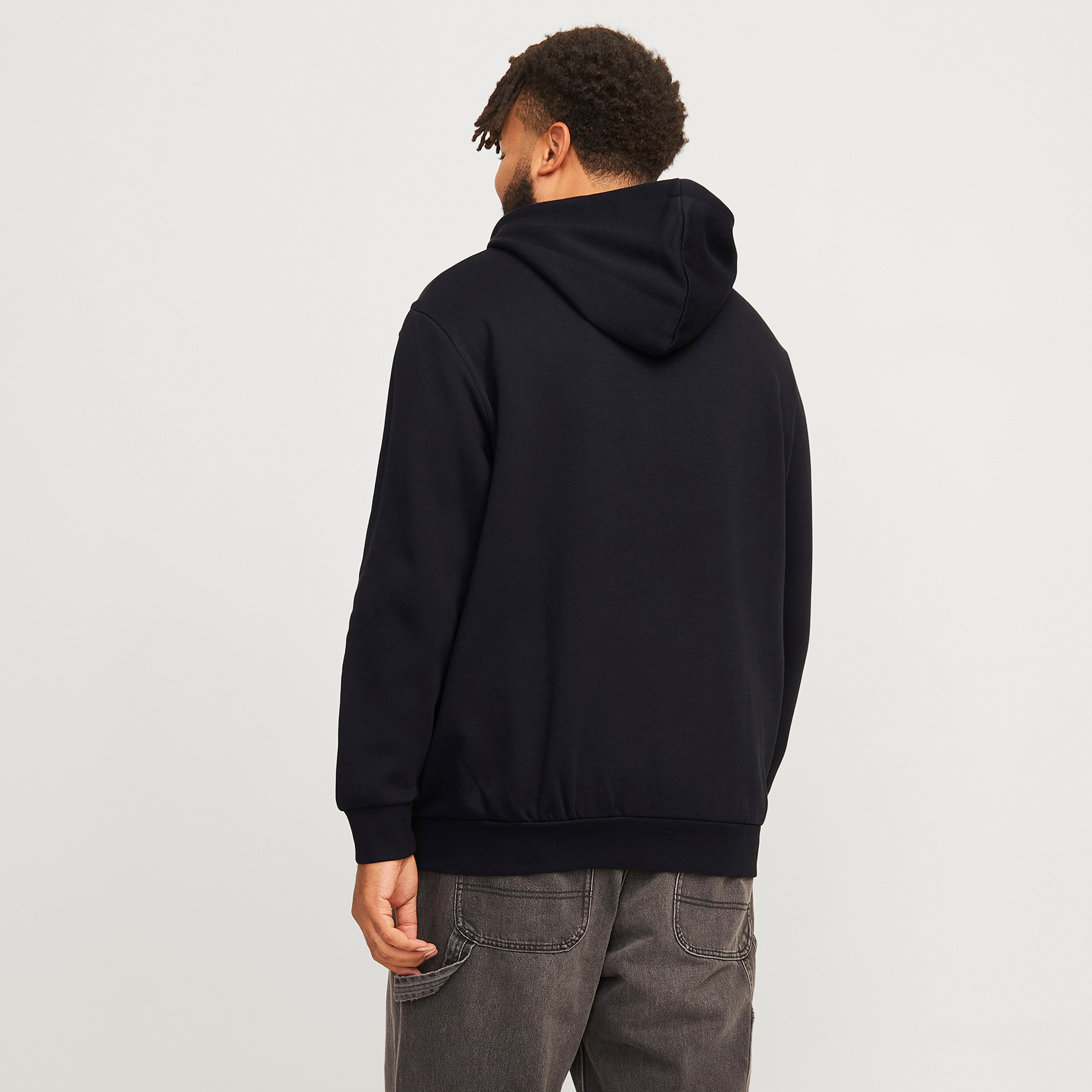 هوديي رجالي بأكمام طويلة وشعار جاك آند جونز-men-winterwear-hoodiesandsweatshirts-image-8