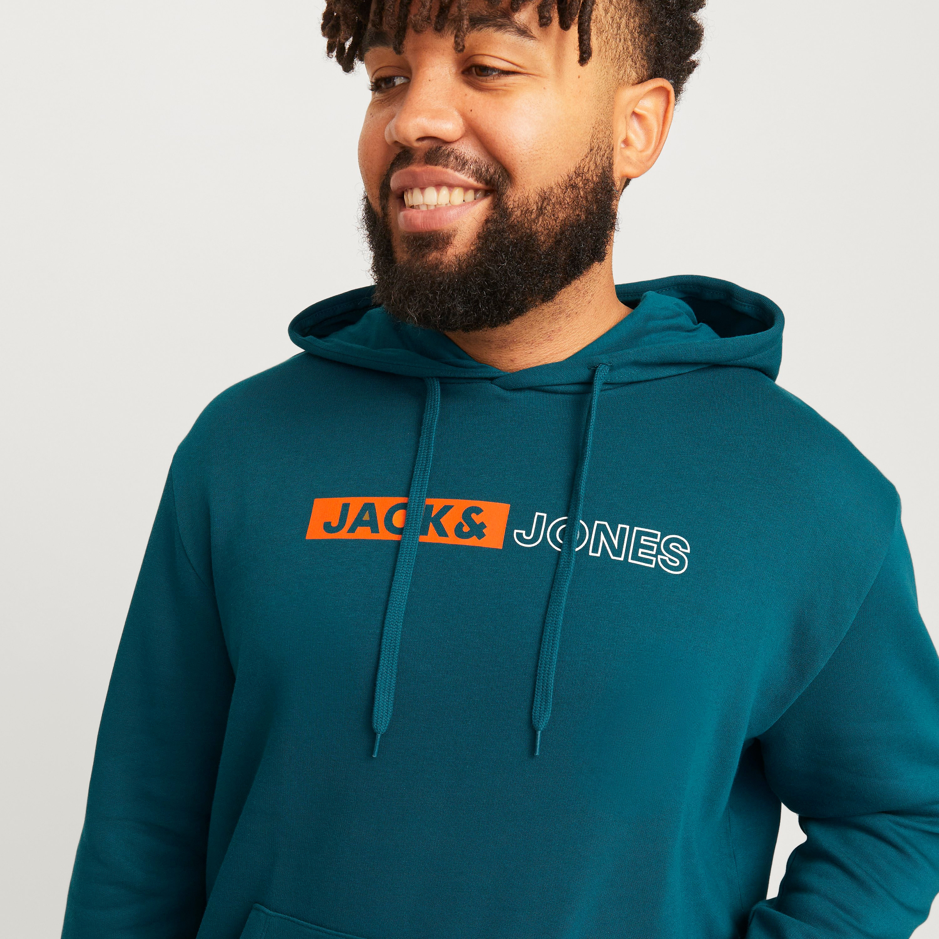 هوديي رجالي بأكمام طويلة وشعار جاك آند جونز-men-winterwear-hoodiesandsweatshirts-image-11