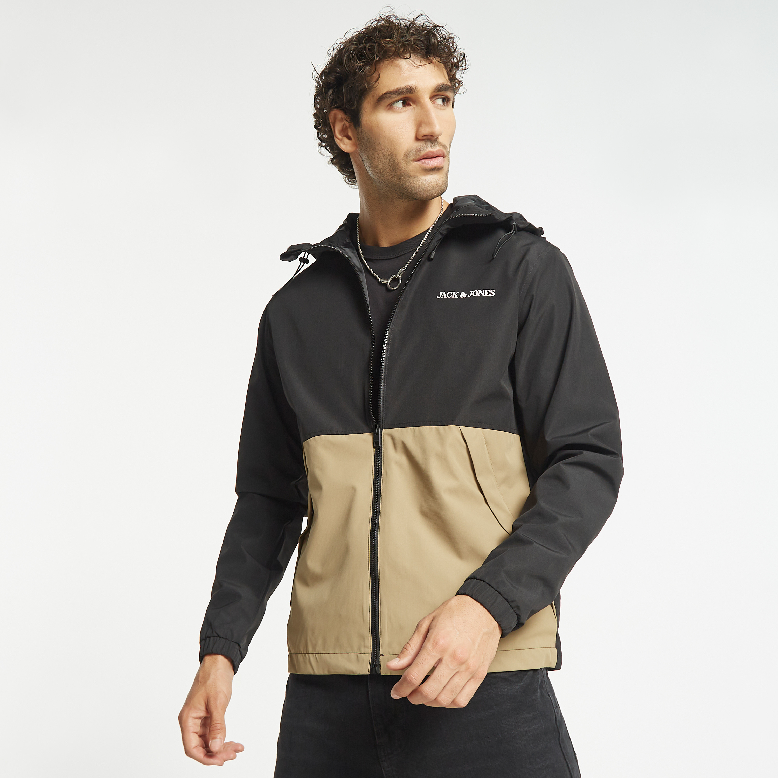  جاكيت مبطن بقلنسوة من جاك آند جونز مع كولور بلوك-men-clothing-jacketsandblazers-jackets-image-1