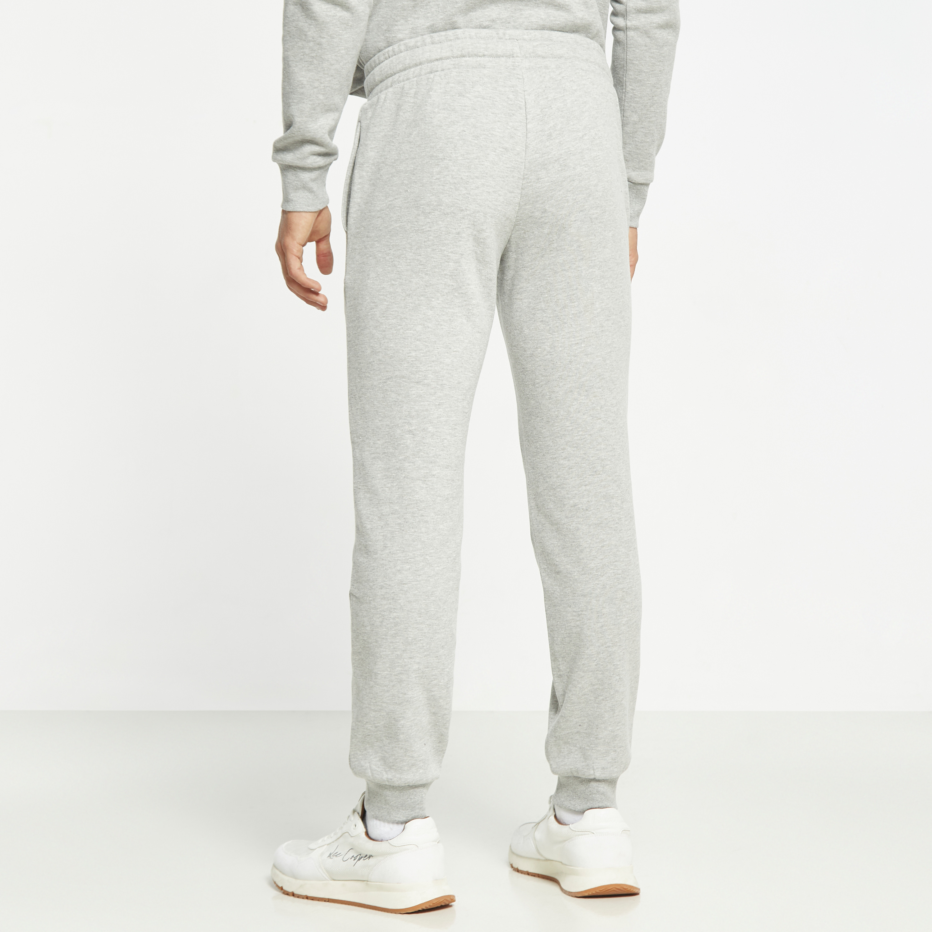  جوغر من جاك آند جونز برباط ذو متوسط الارتفاع مع شعار-men-clothing-bottoms-joggers-image-11