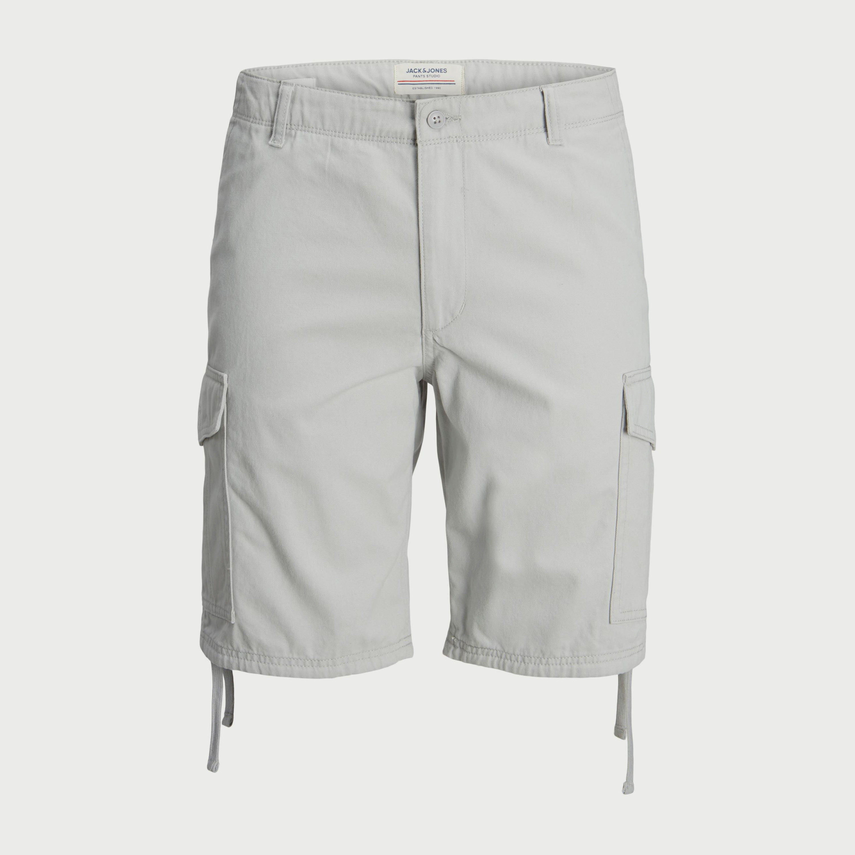 شورتس من جاك اند جونز برباط سادة بخصر مرتفع ذو مقاس كبير مع جيوب كارغو-men-clothing-bottoms-shorts-image-1