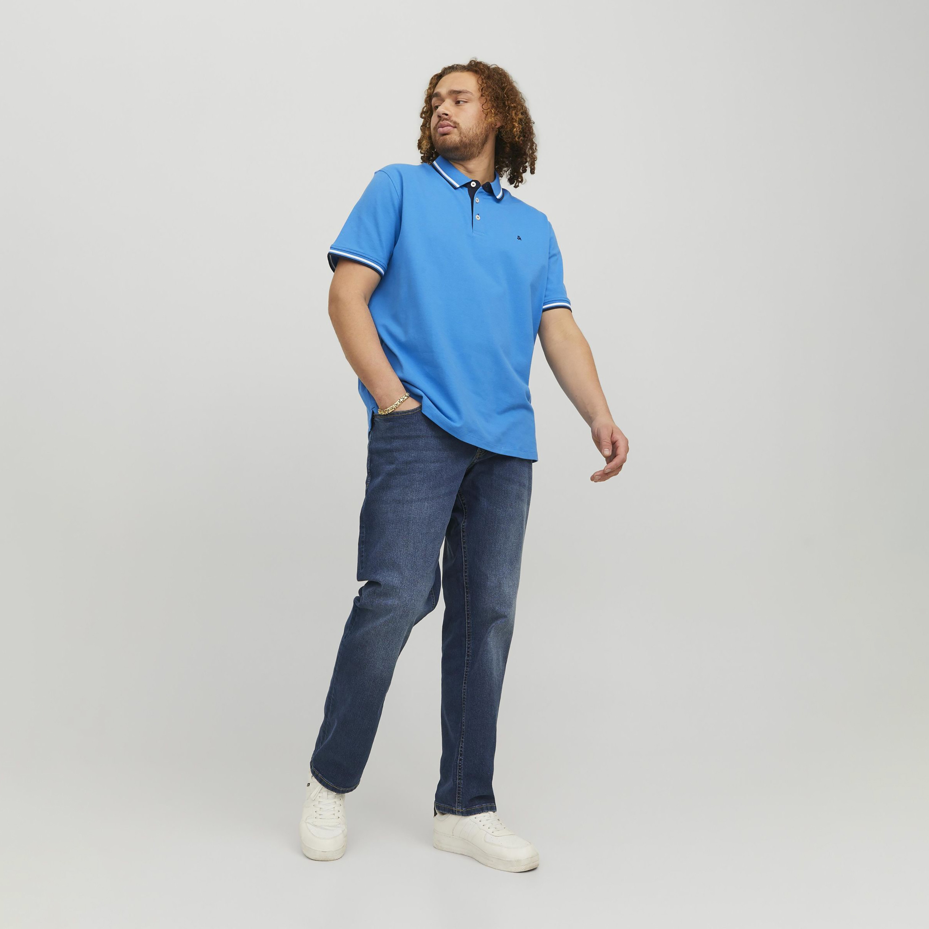 بنطال جينز ذو قصة ضيقة ومغسول متوسط الارتفاع من جاك آند جونز-men-clothing-bottoms-jeans-image-6