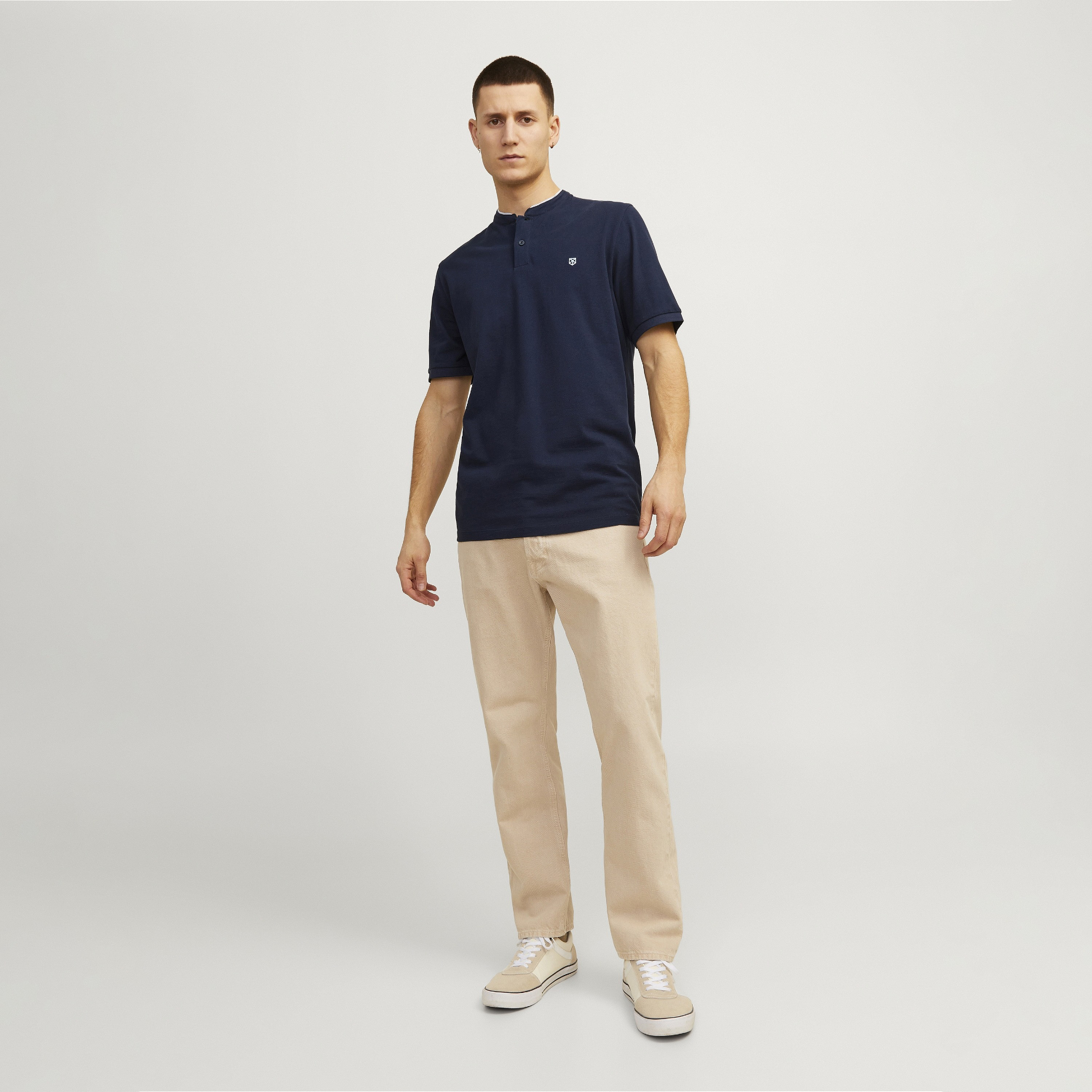 تيشيرت بولو بأكمام قصيرة وياقة سادة من جاك آند جونز-men-clothing-tshirtsandpolos-polos-image-6
