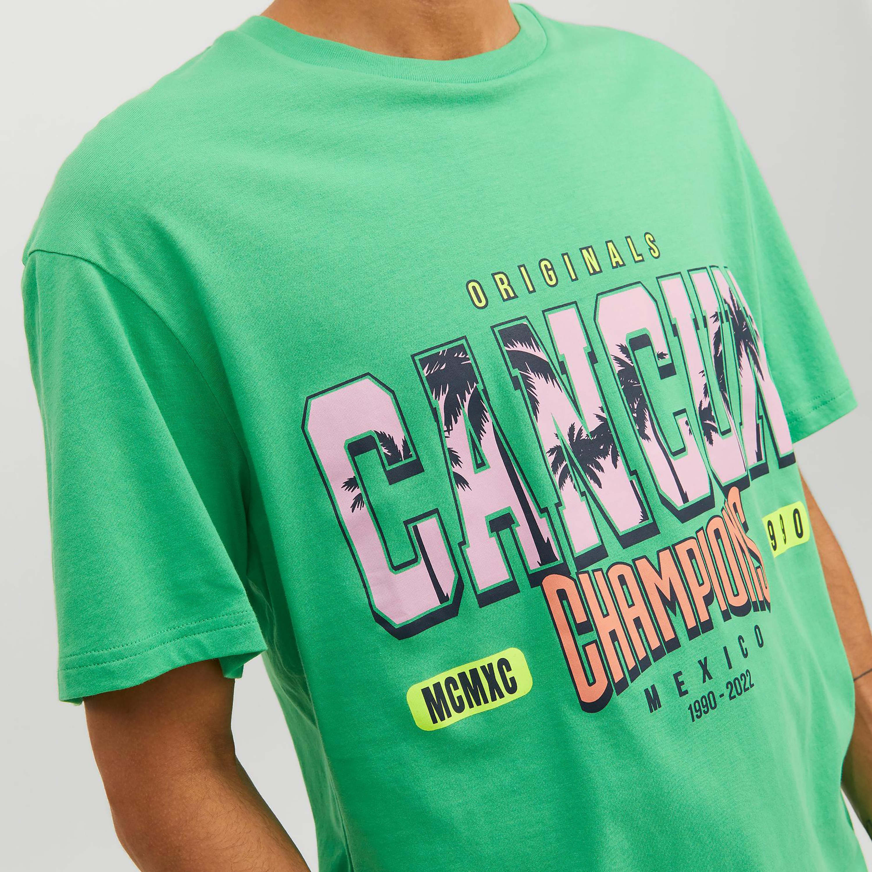 تي شيرت من جاك آند جونز مع مطبوع بأكمام قصيرة و ياقة مستديرة -men-clothing-tshirtsandpolos-tshirts-image-7
