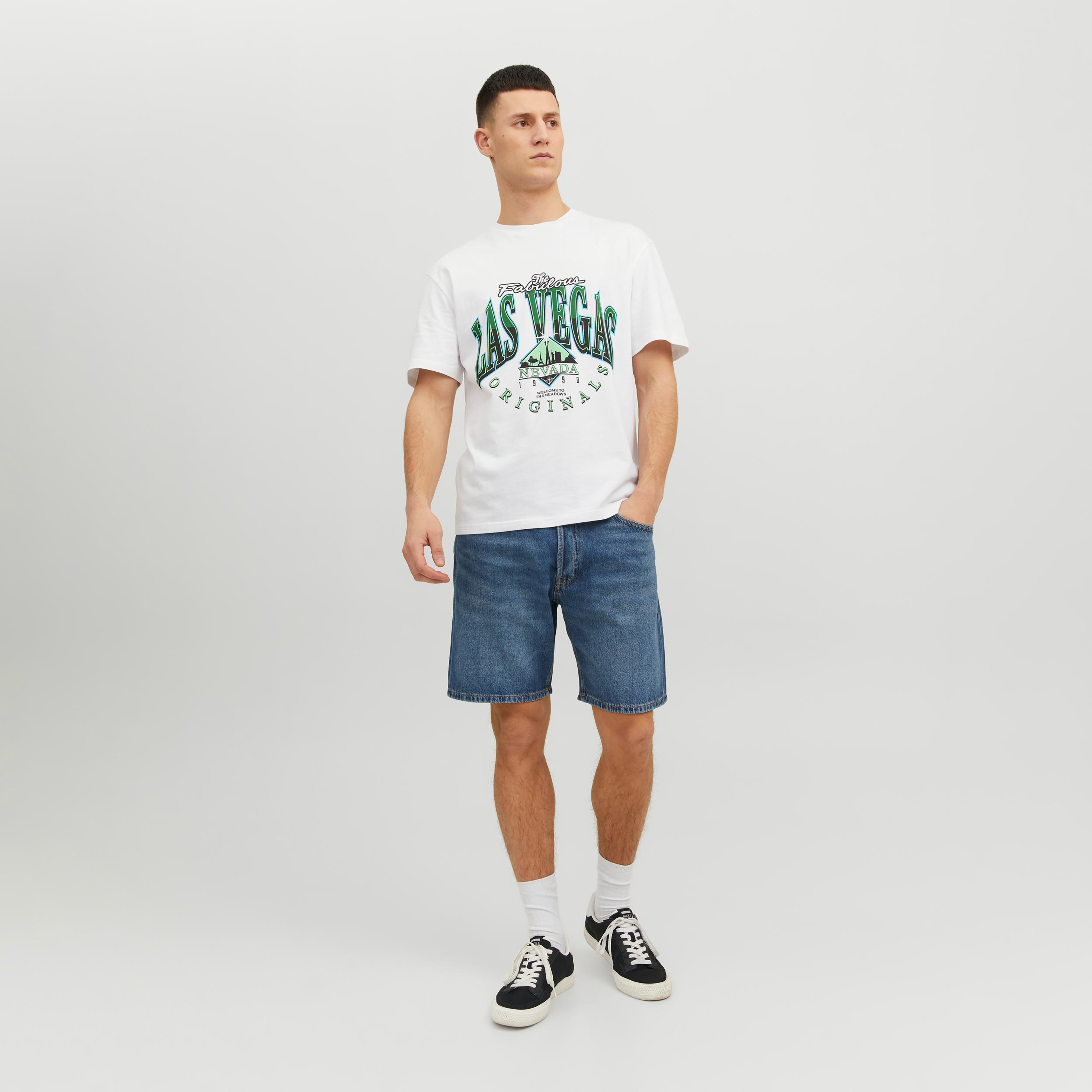تي شيرت من جاك آند جونز مع مطبوع بأكمام قصيرة و ياقة مستديرة -men-clothing-tshirtsandpolos-tshirts-image-14