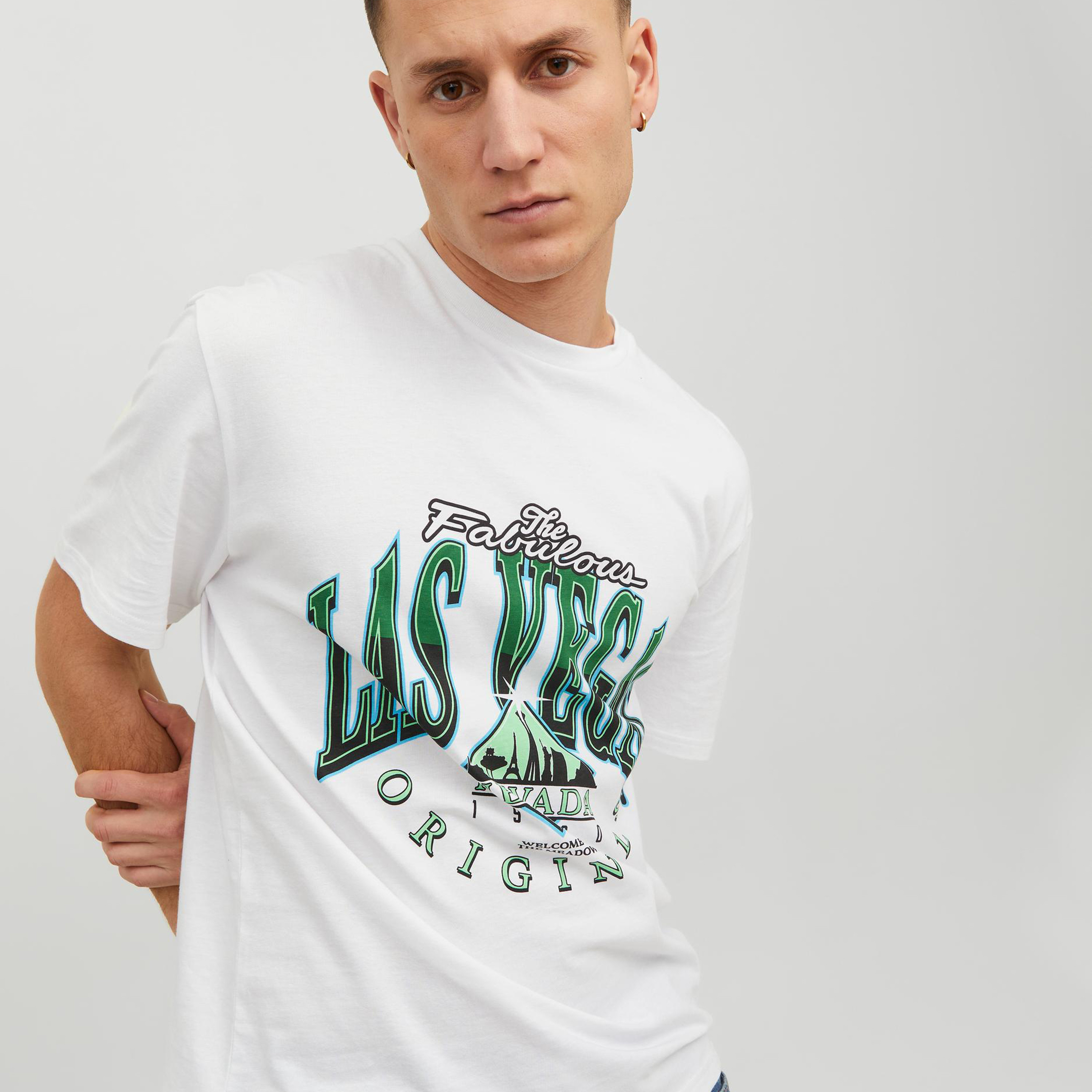 تي شيرت من جاك آند جونز مع مطبوع بأكمام قصيرة و ياقة مستديرة -men-clothing-tshirtsandpolos-tshirts-image-15