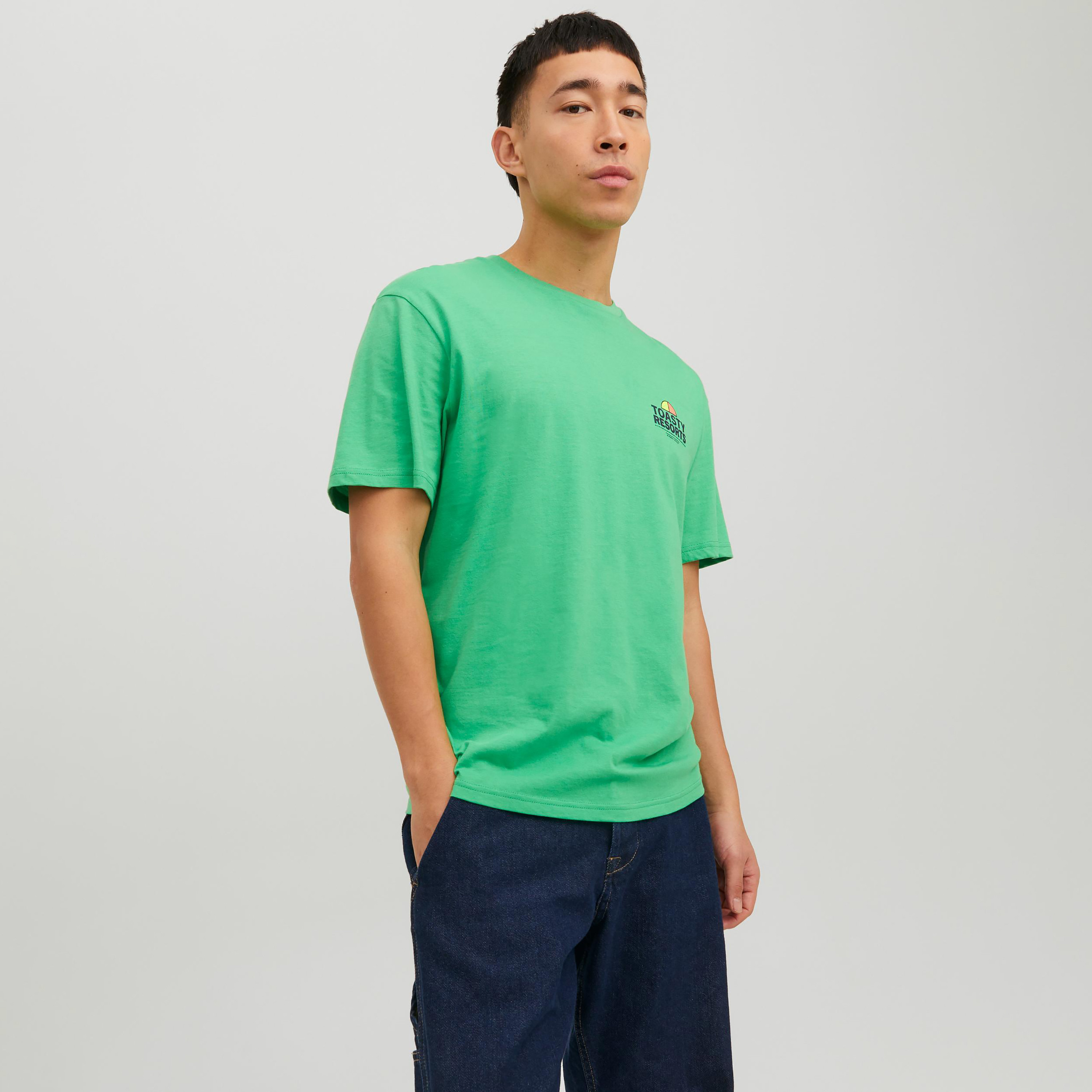 تي شيرت من جاك آند جونز مع مطبوع بأكمام قصيرة و ياقة مستديرة -men-clothing-tshirtsandpolos-tshirts-image-5