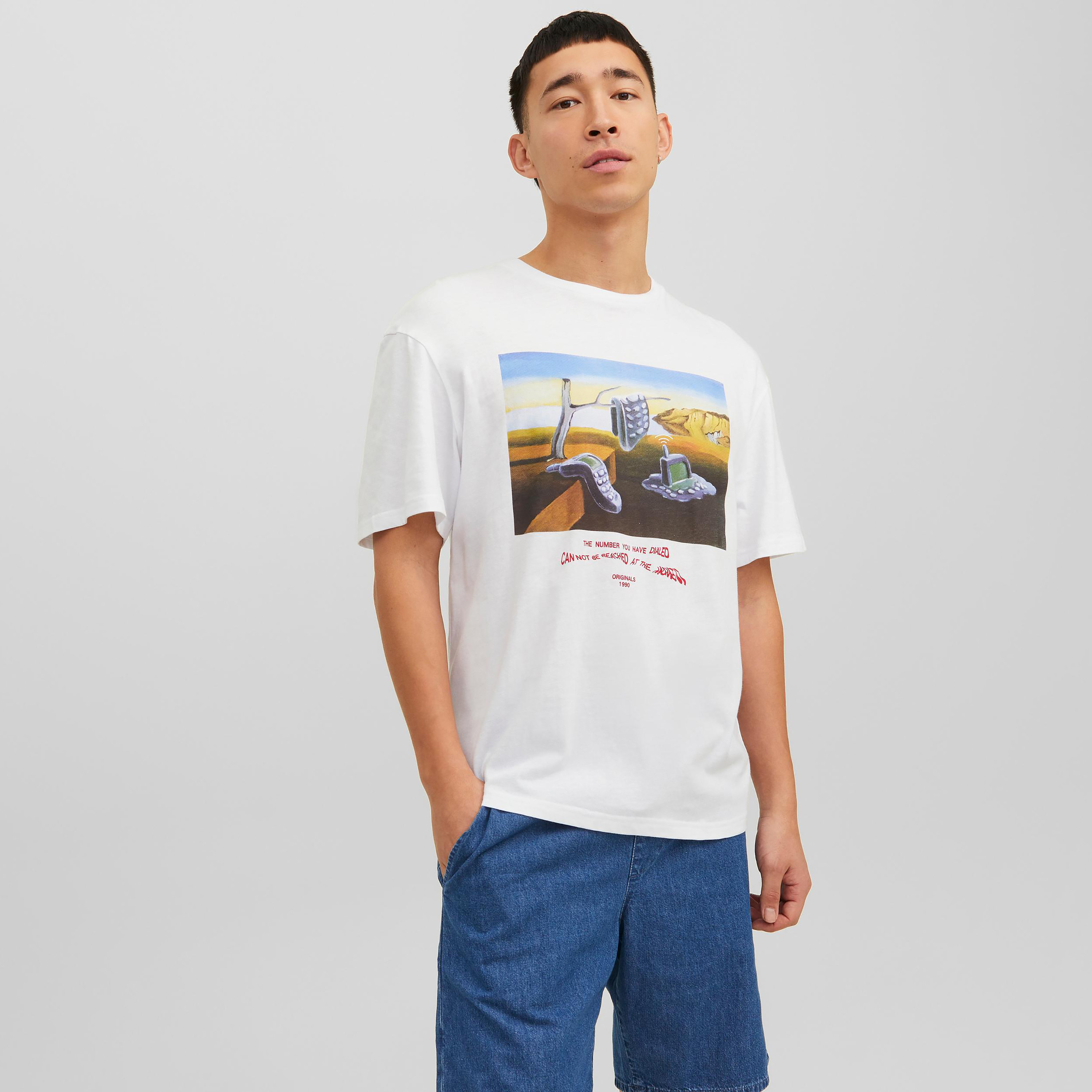 تي شيرت من جاك آند جونز مع جرافيك بأكمام قصيرة و ياقة مستديرة -men-clothing-tshirtsandpolos-tshirts-image-1