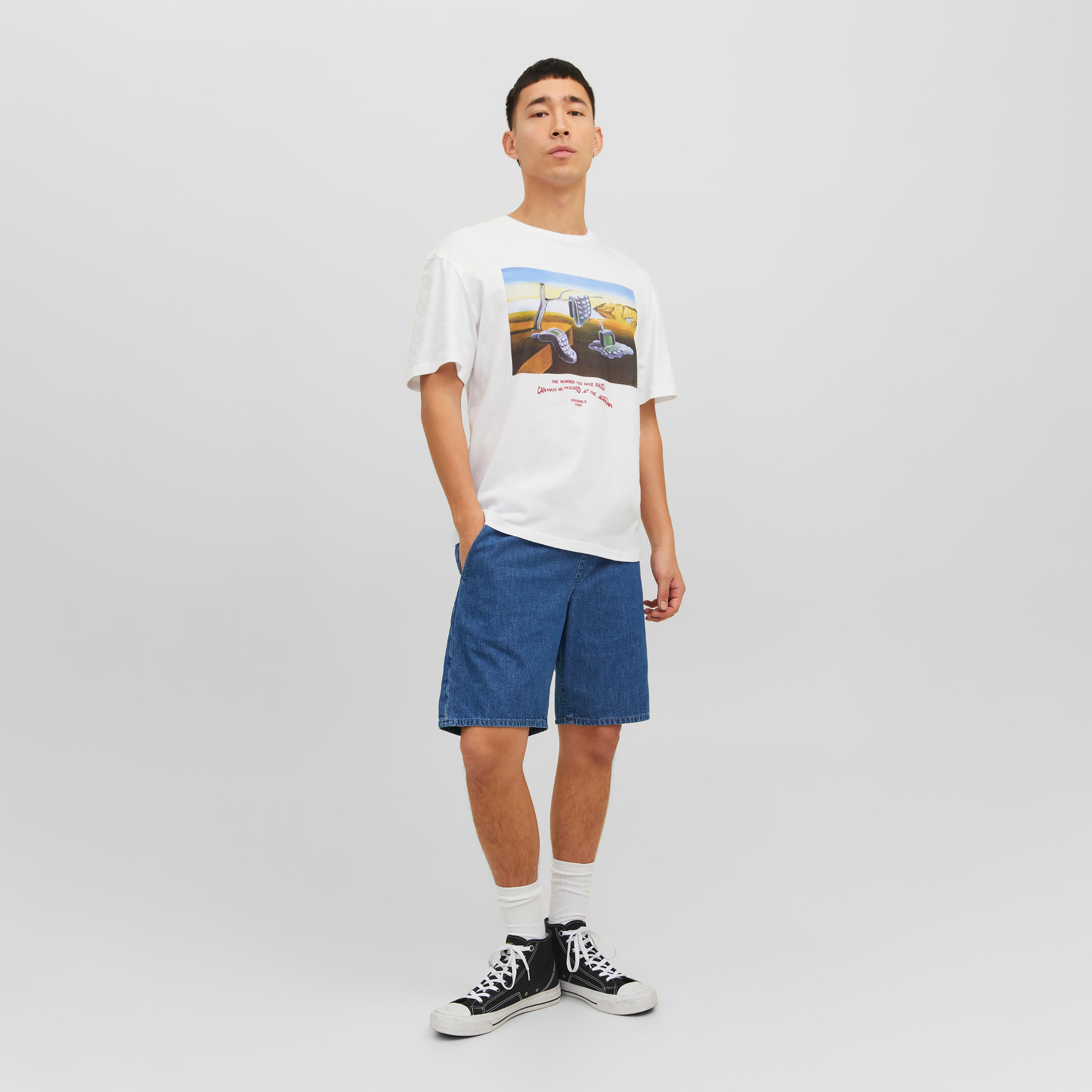 تي شيرت من جاك آند جونز مع جرافيك بأكمام قصيرة و ياقة مستديرة -men-clothing-tshirtsandpolos-tshirts-image-2
