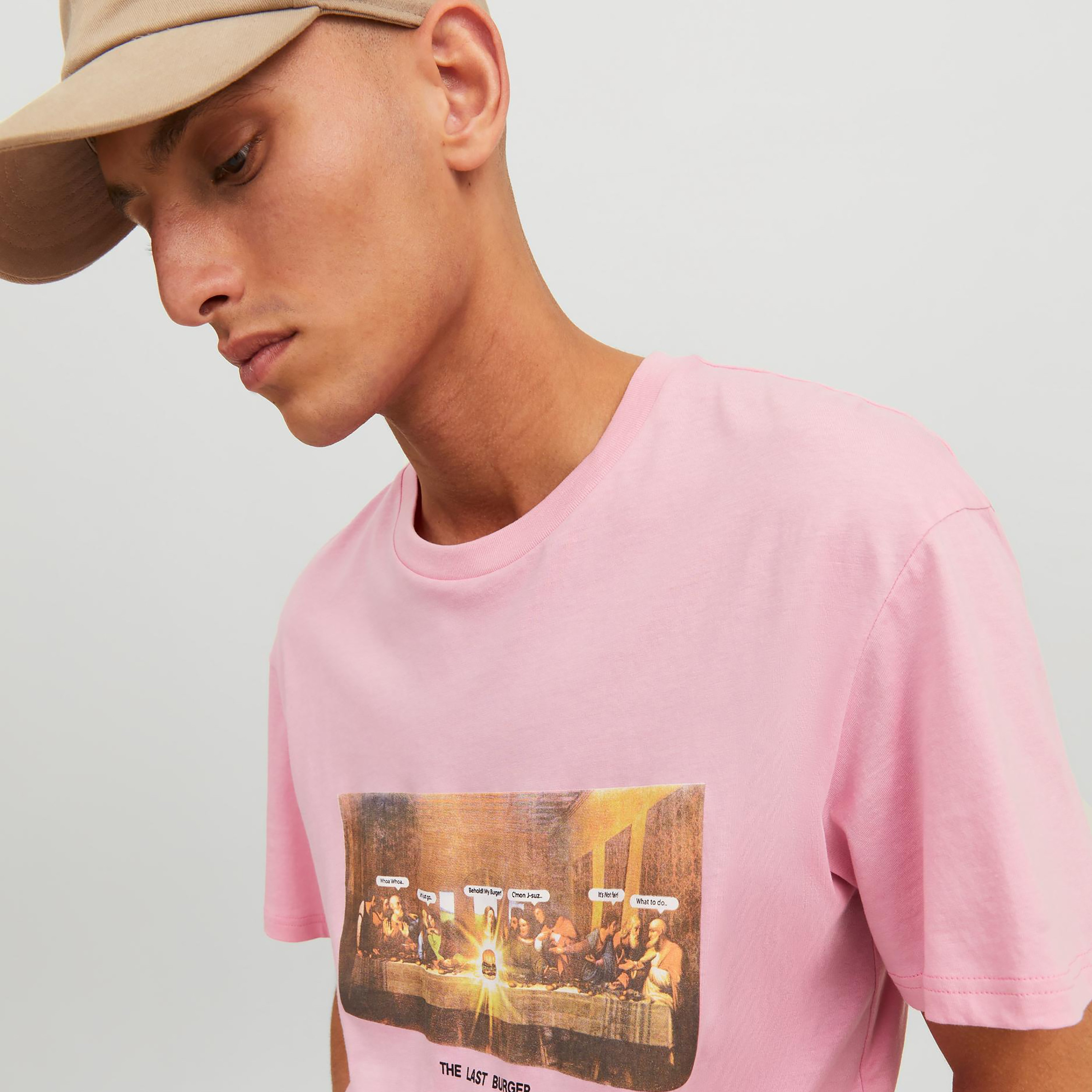 تي شيرت من جاك آند جونز مع جرافيك بأكمام قصيرة و ياقة مستديرة -men-clothing-tshirtsandpolos-tshirts-image-7