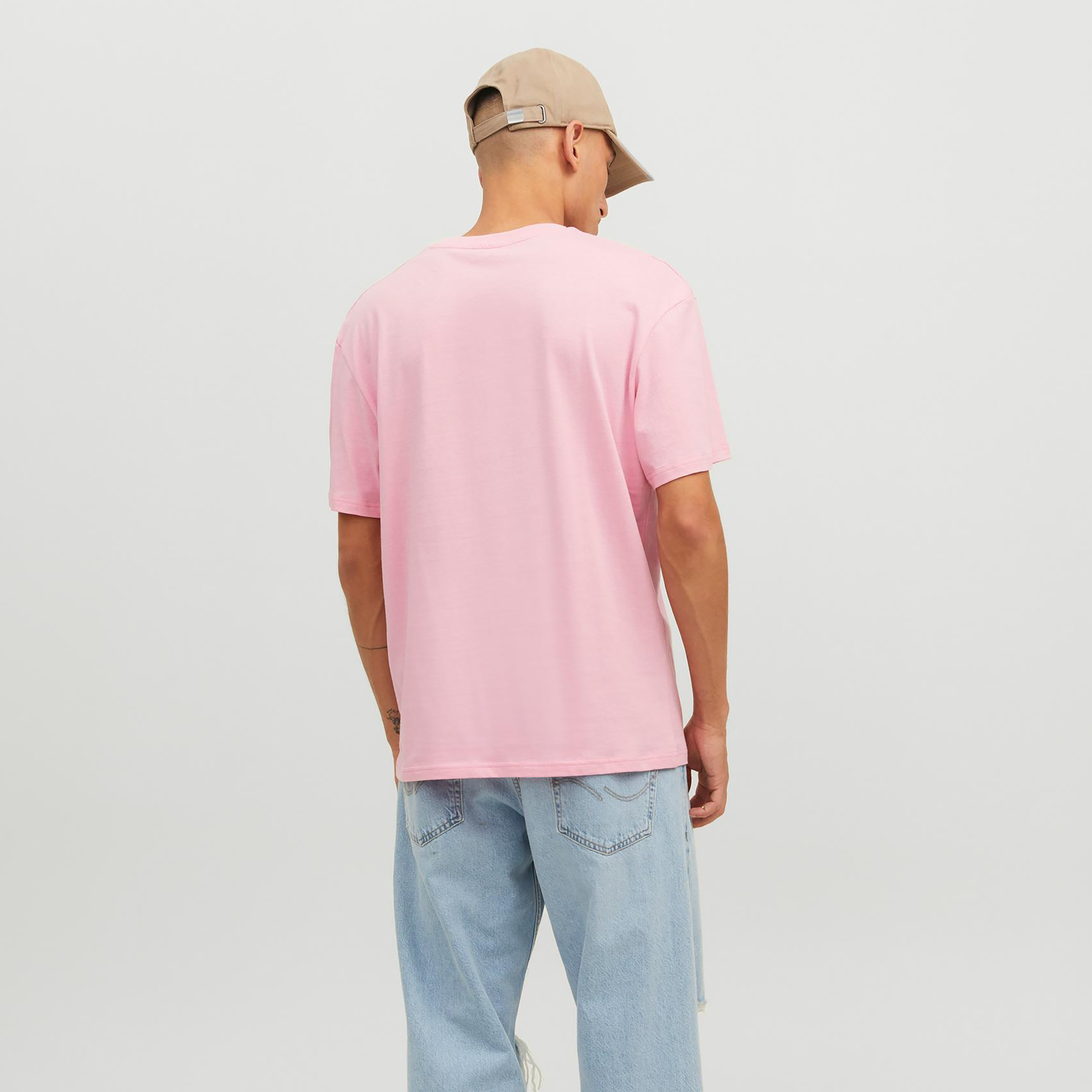 تي شيرت من جاك آند جونز مع جرافيك بأكمام قصيرة و ياقة مستديرة -men-clothing-tshirtsandpolos-tshirts-image-8