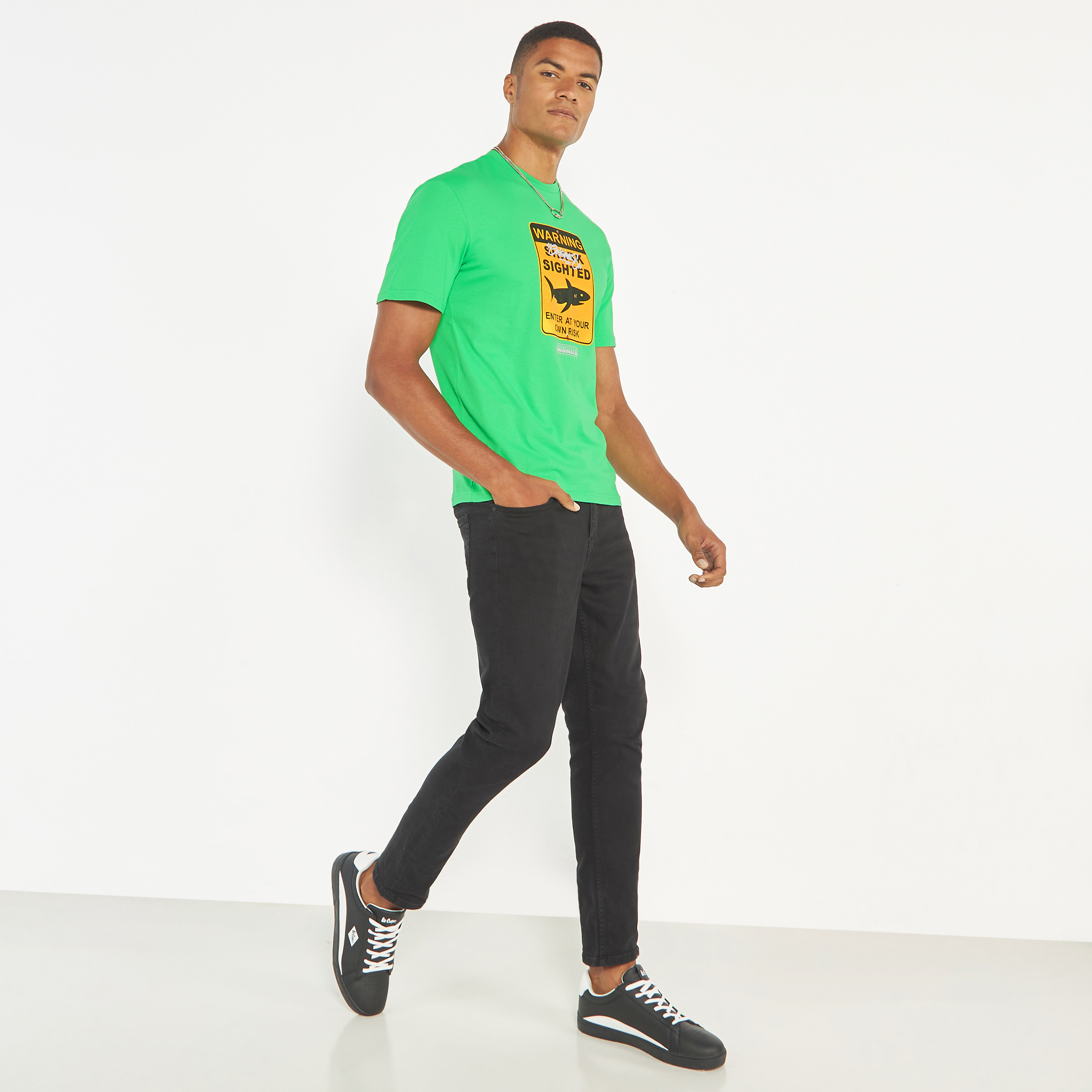 تي شيرت من جاك آند جونز مع مطبوع بأكمام قصيرة و ياقة مستديرة -men-clothing-tshirtsandpolos-tshirts-image-6