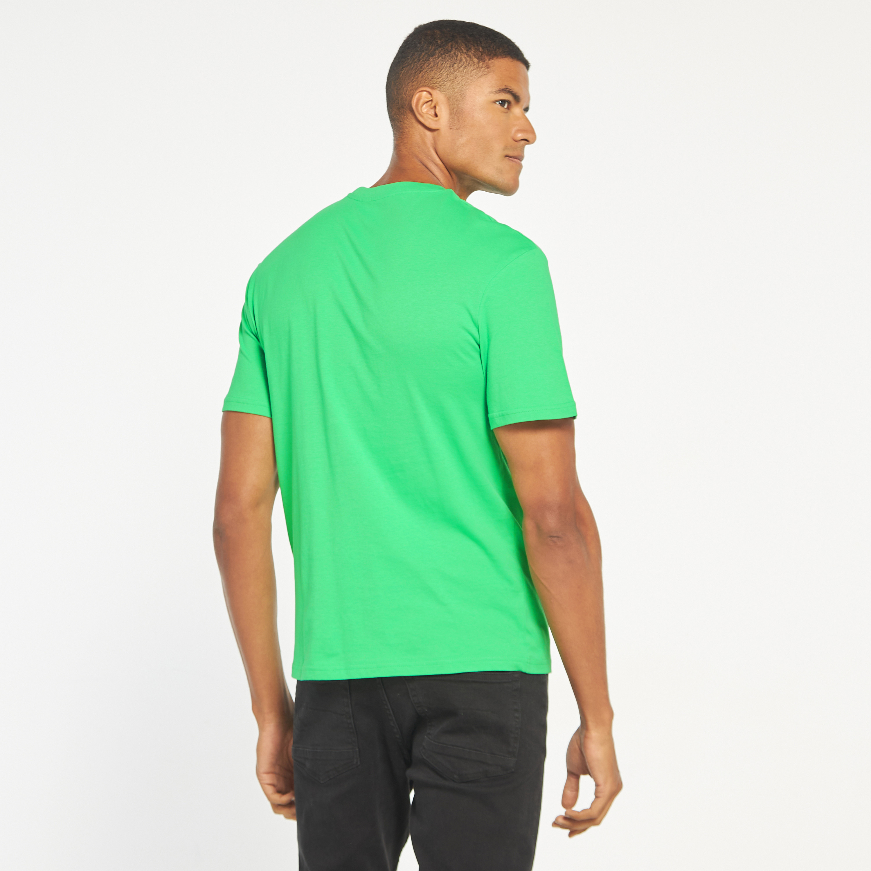تي شيرت من جاك آند جونز مع مطبوع بأكمام قصيرة و ياقة مستديرة -men-clothing-tshirtsandpolos-tshirts-image-7
