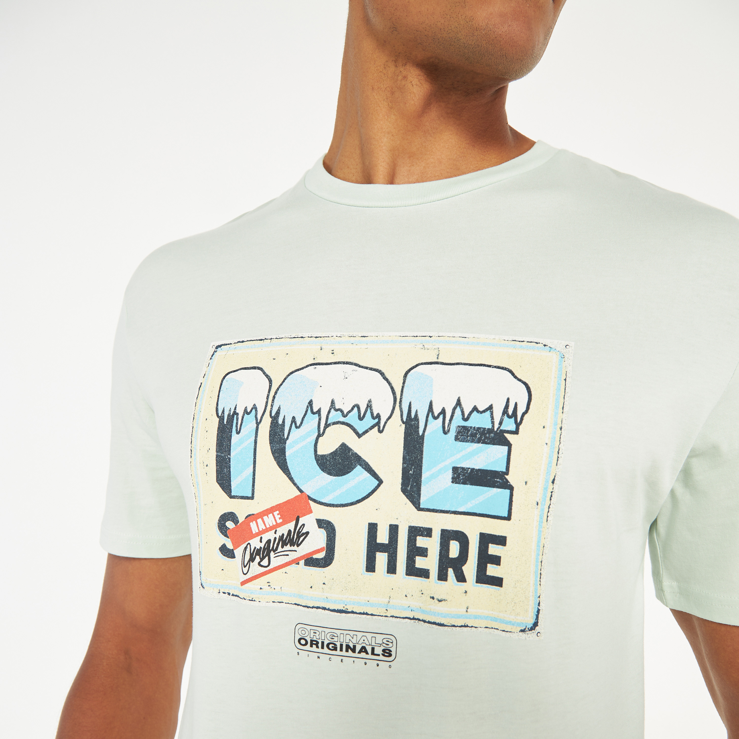 تي شيرت من جاك آند جونز مع مطبوع بأكمام قصيرة و ياقة مستديرة -men-clothing-tshirtsandpolos-tshirts-image-12