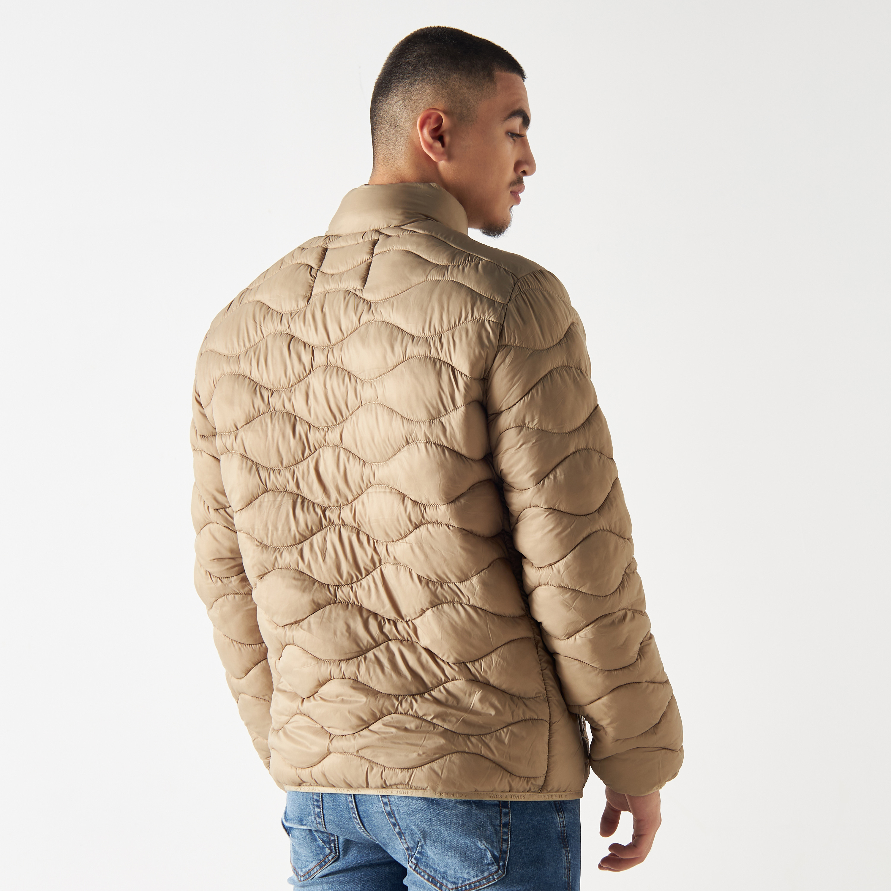 جاكيت ذو سترة مبطنة سادة برقبة عالية من جاك آند جونز-men-clothing-jacketsandblazers-jackets-image-4