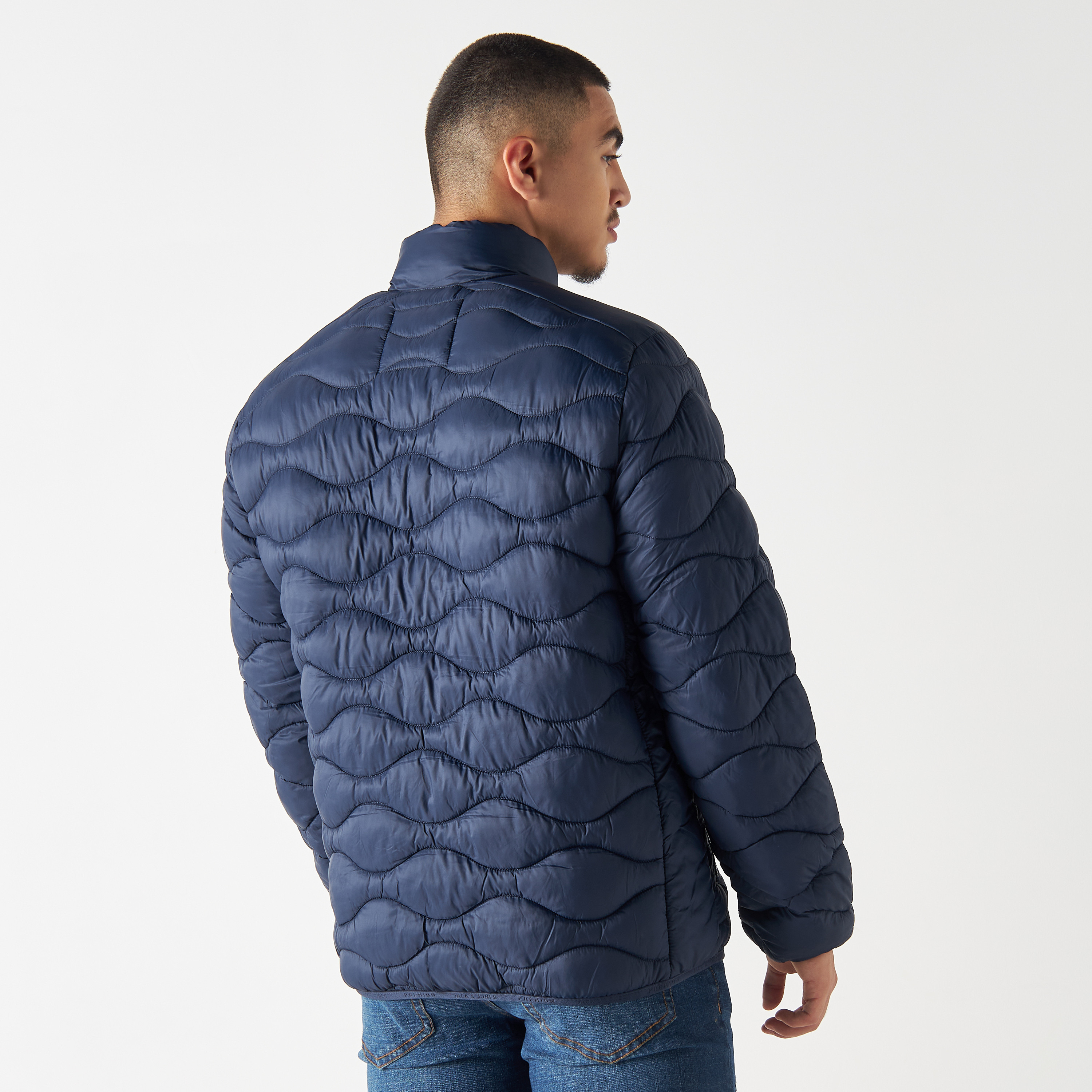 جاكيت ذو سترة مبطنة سادة برقبة عالية من جاك آند جونز-men-clothing-jacketsandblazers-jackets-image-9