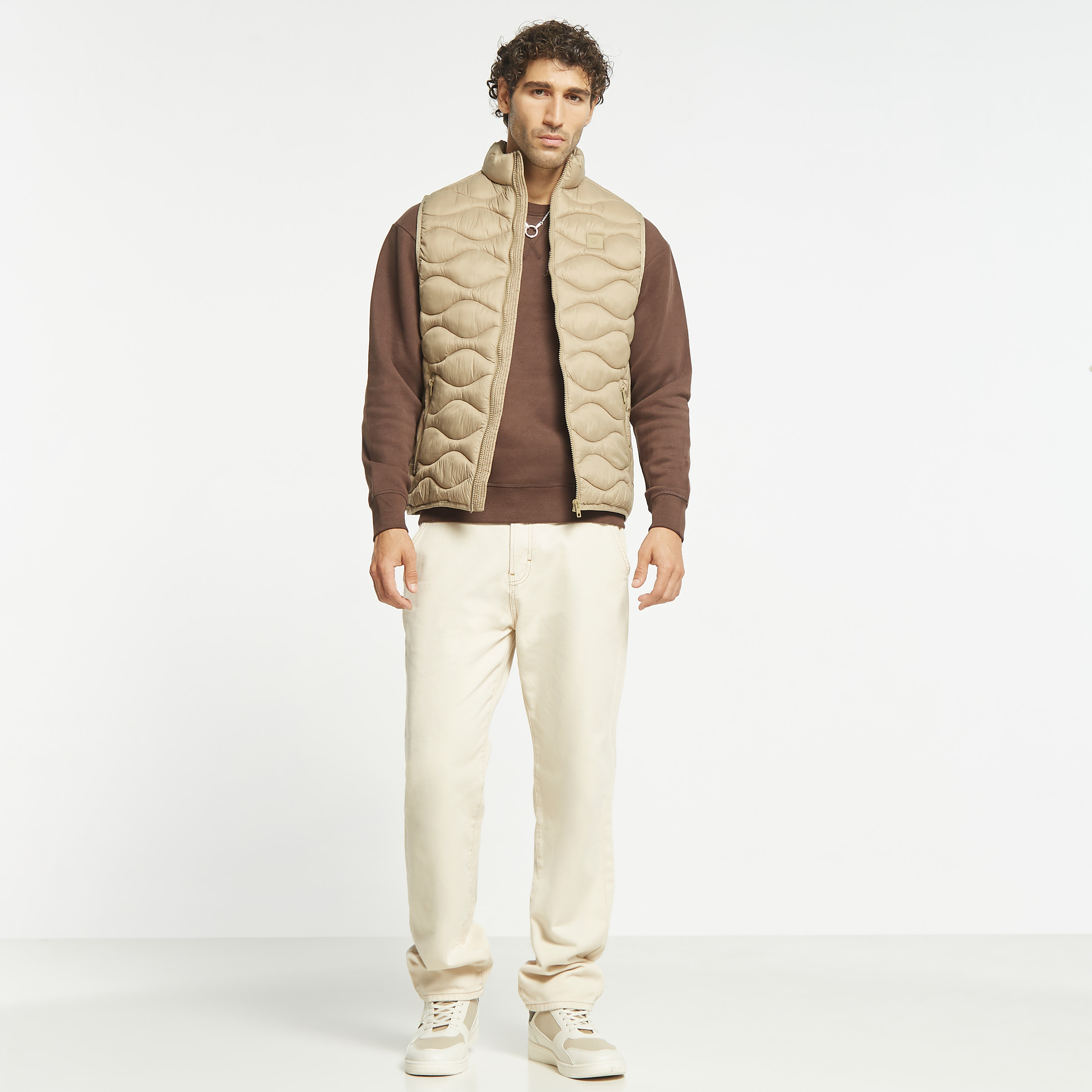  بافر جيليه من جاك آند جونز سادة بإغلاق بسحّاب-men-clothing-jacketsandblazers-jackets-image-2