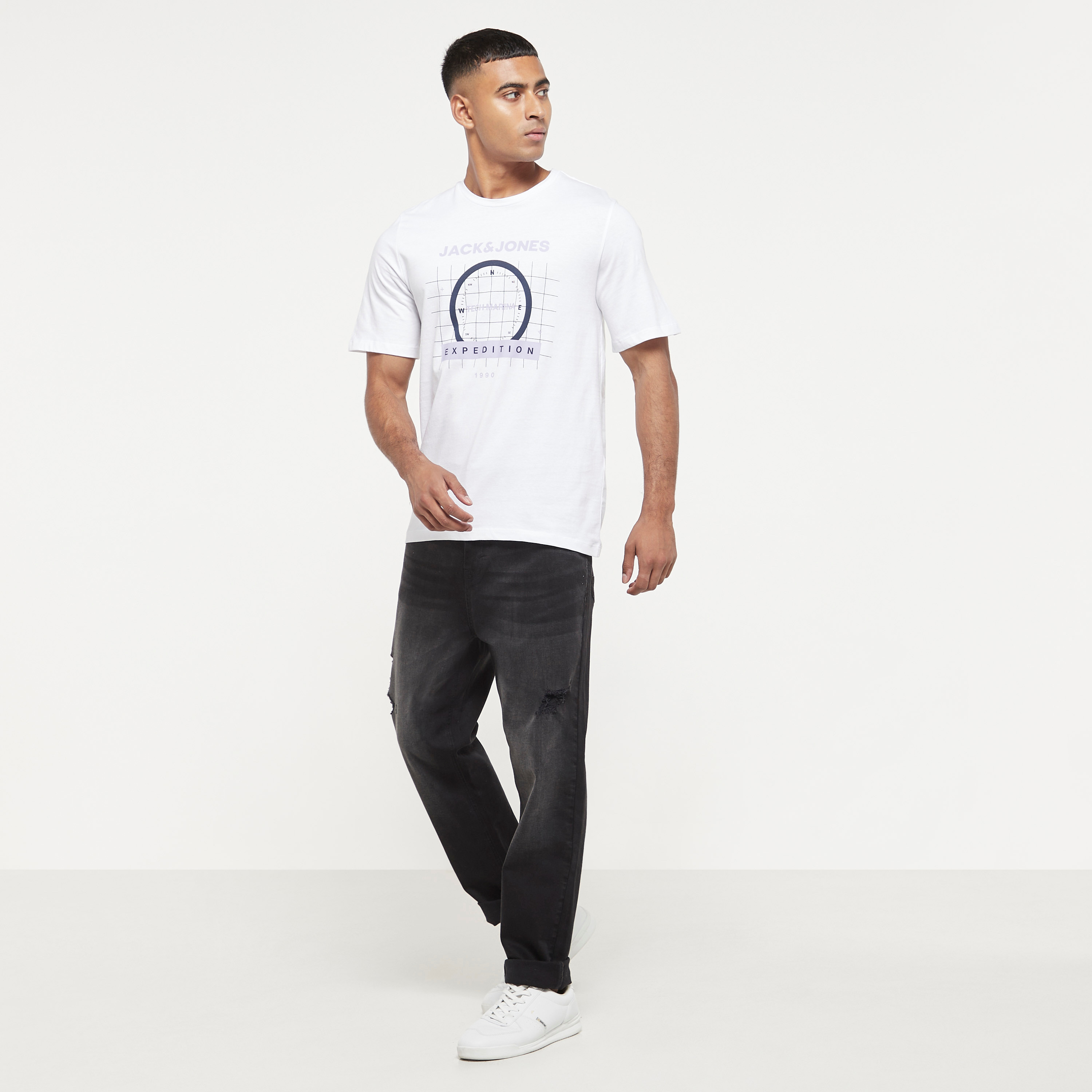  تي شيرت من جاك آند جونز مع شعار بأكمام قصيرة و ياقة مستديرة-men-clothing-tshirtsandpolos-tshirts-image-10