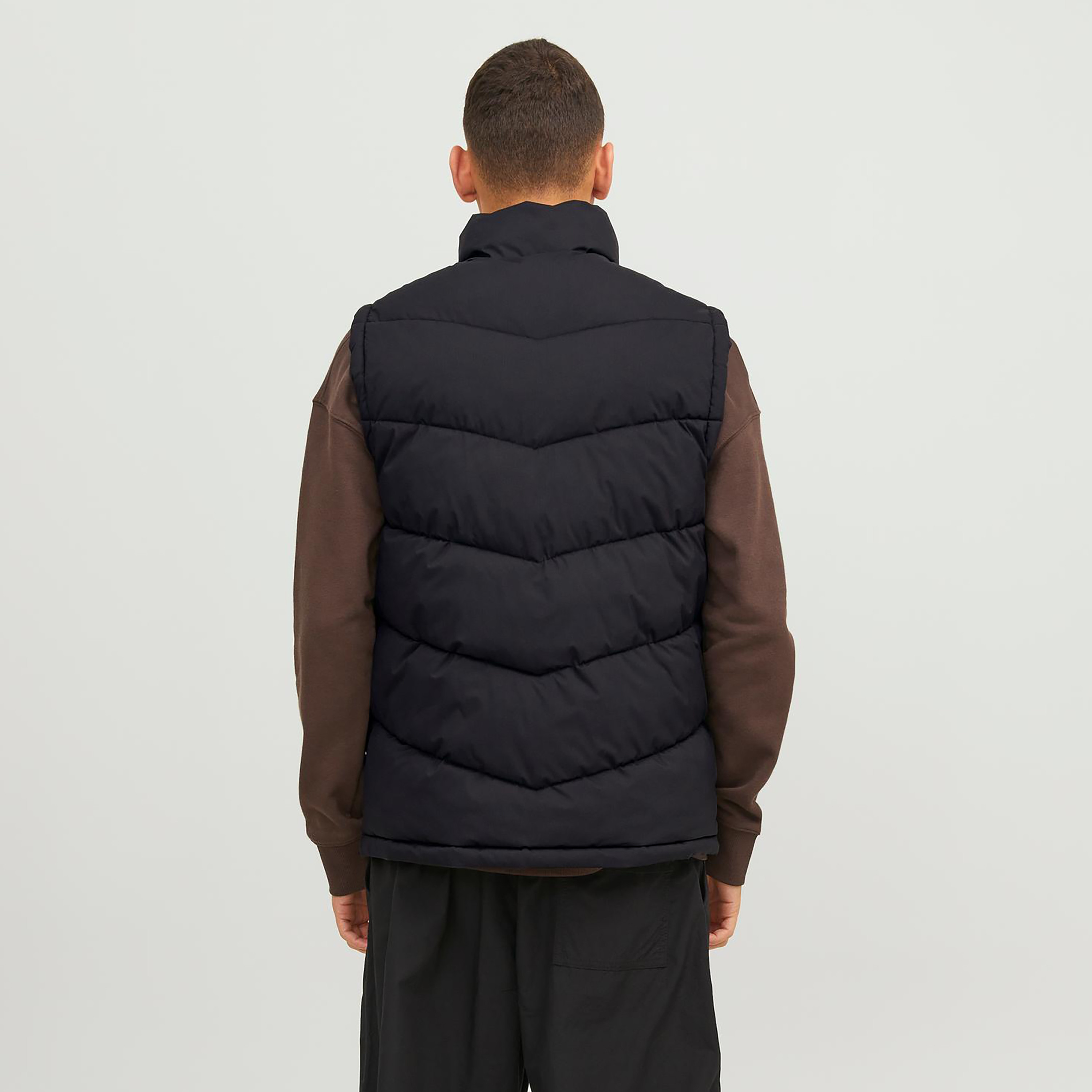 جاكيت ذو جيليتس سادة برقبة عالية من جاك آند جونز-men-clothing-jacketsandblazers-jackets-image-4
