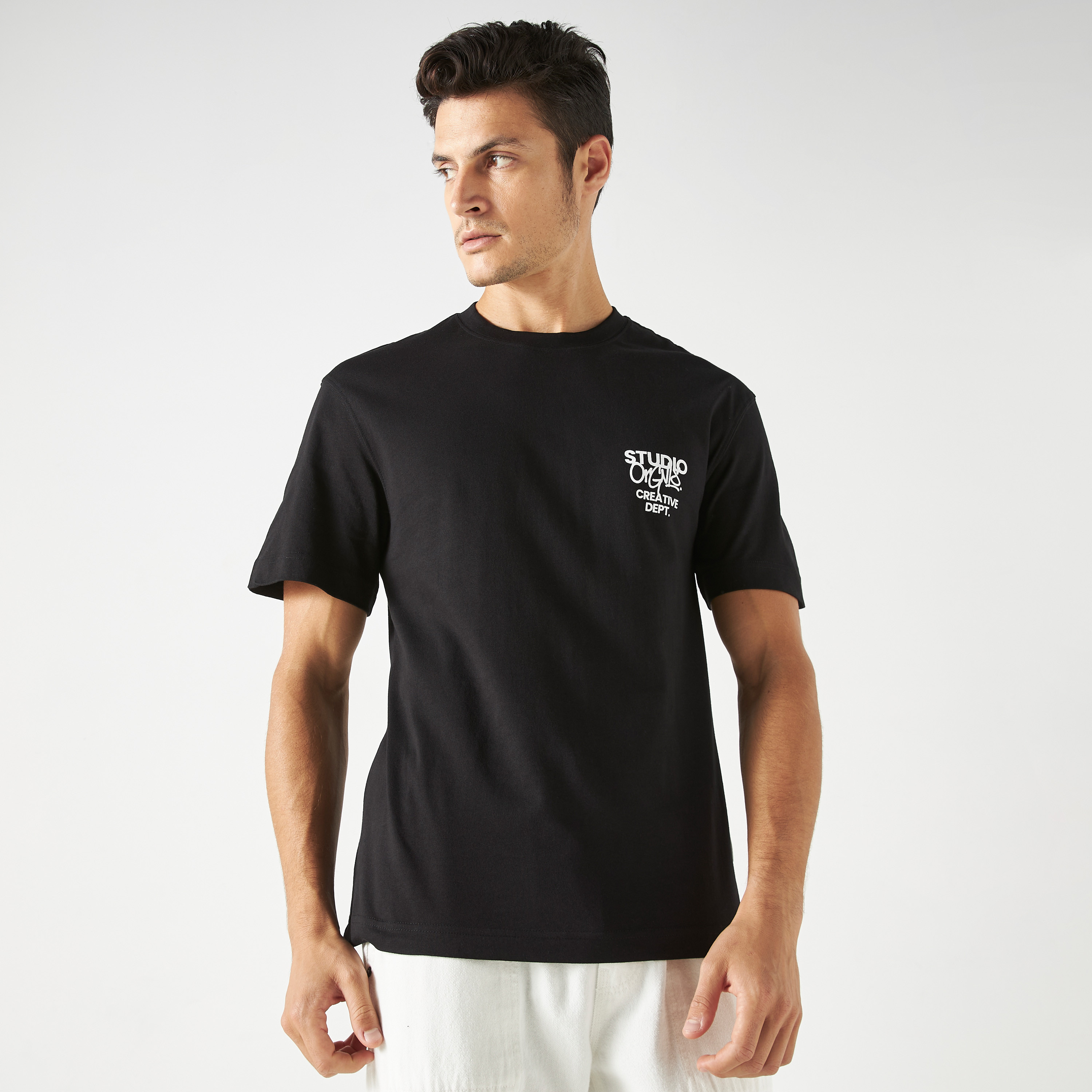 تي شيرت من جاك آند جونز مع مطبوع بأكمام قصيرة و ياقة مستديرة-men-clothing-tshirtsandpolos-tshirts-image-1