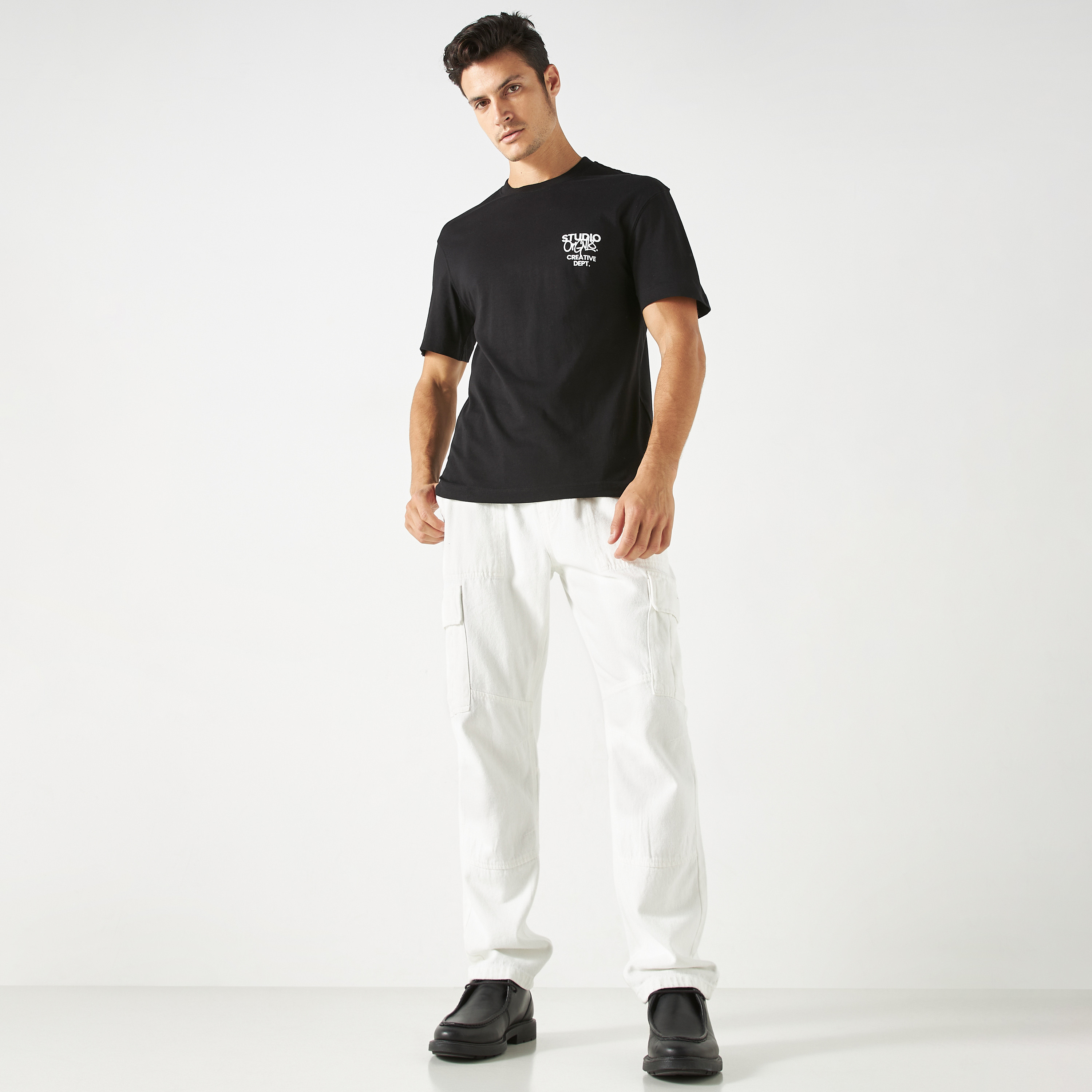 تي شيرت من جاك آند جونز مع مطبوع بأكمام قصيرة و ياقة مستديرة-men-clothing-tshirtsandpolos-tshirts-image-2