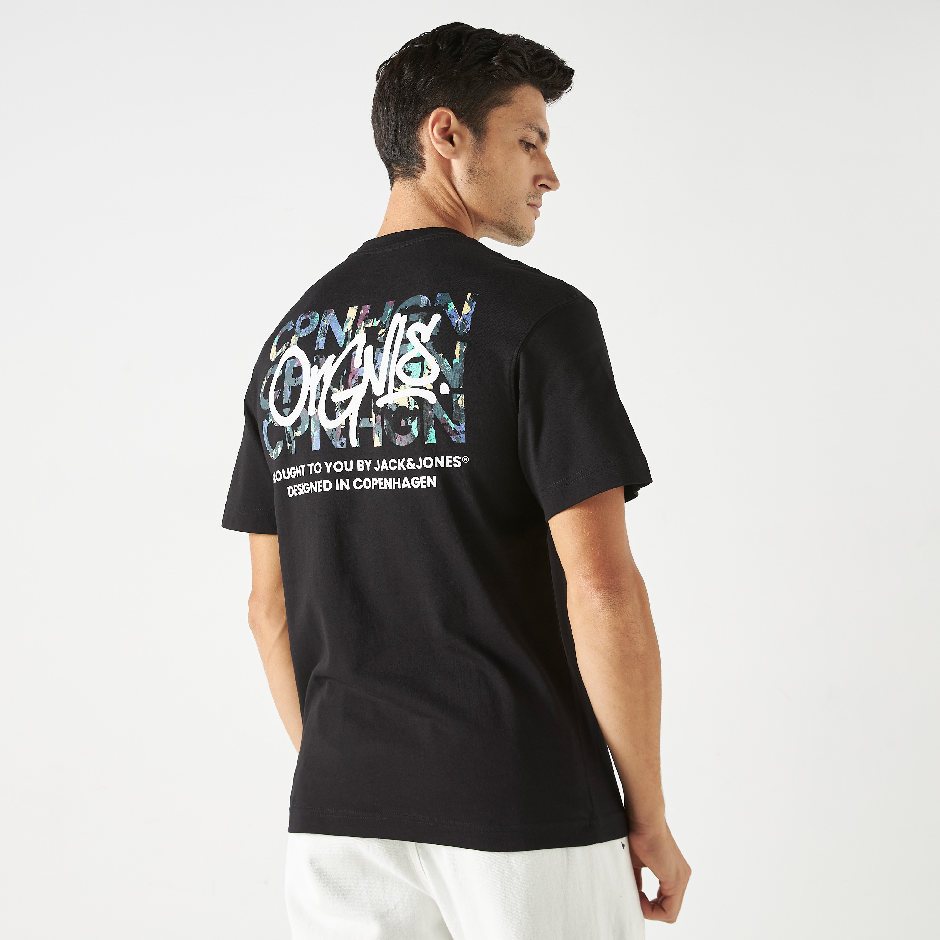 تي شيرت من جاك آند جونز مع مطبوع بأكمام قصيرة و ياقة مستديرة-men-clothing-tshirtsandpolos-tshirts-image-3