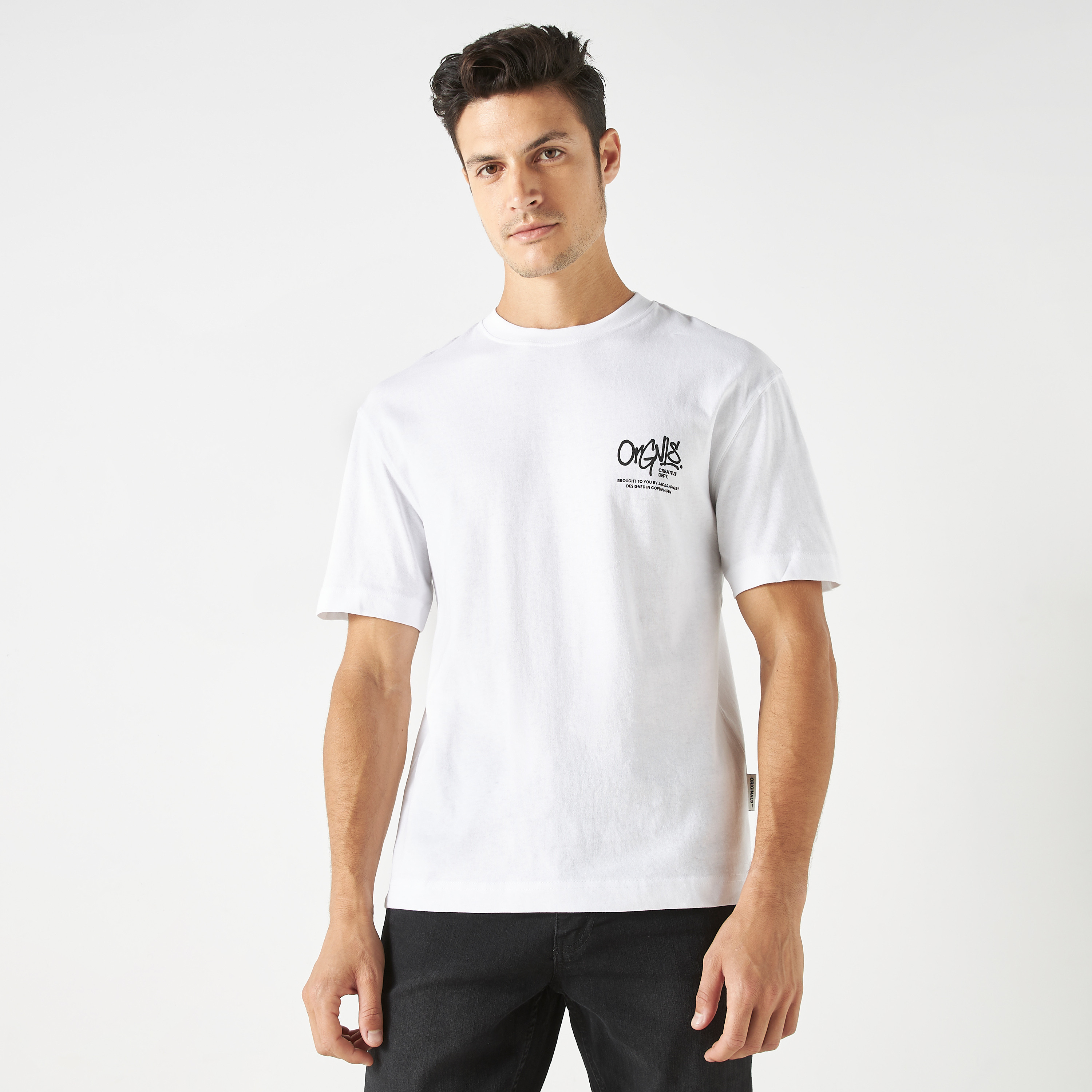 تي شيرت من جاك آند جونز مع مطبوع بأكمام قصيرة و ياقة مستديرة-men-clothing-tshirtsandpolos-tshirts-image-5
