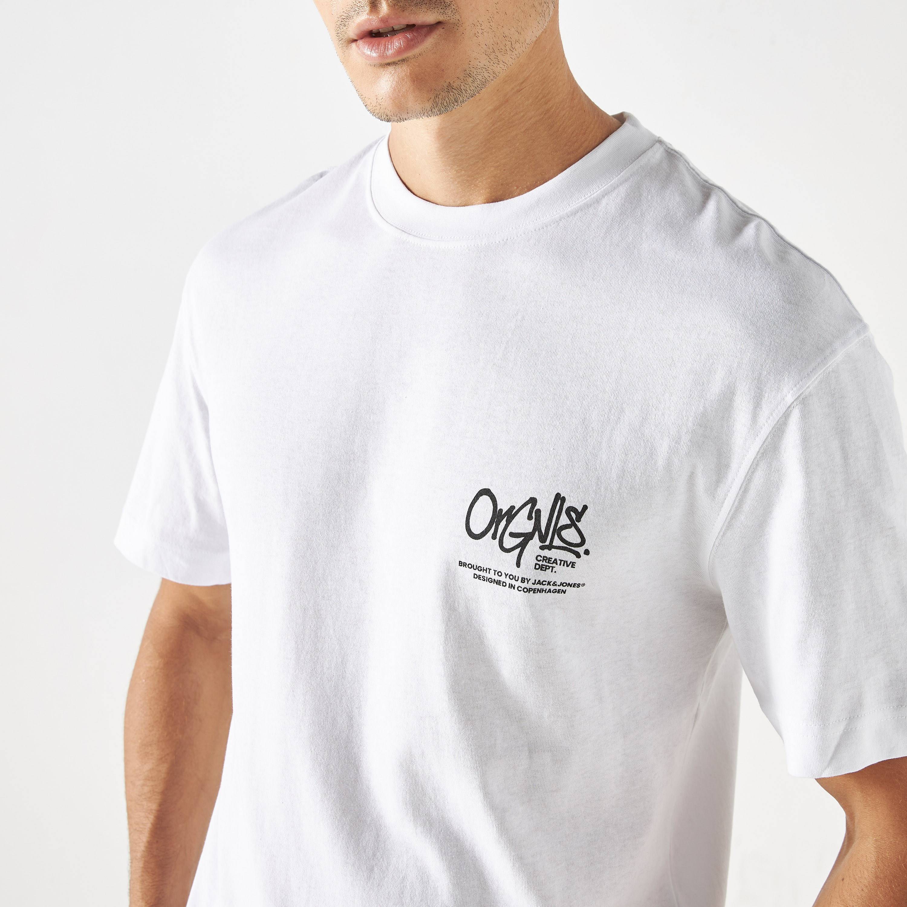 تي شيرت من جاك آند جونز مع مطبوع بأكمام قصيرة و ياقة مستديرة-men-clothing-tshirtsandpolos-tshirts-image-8
