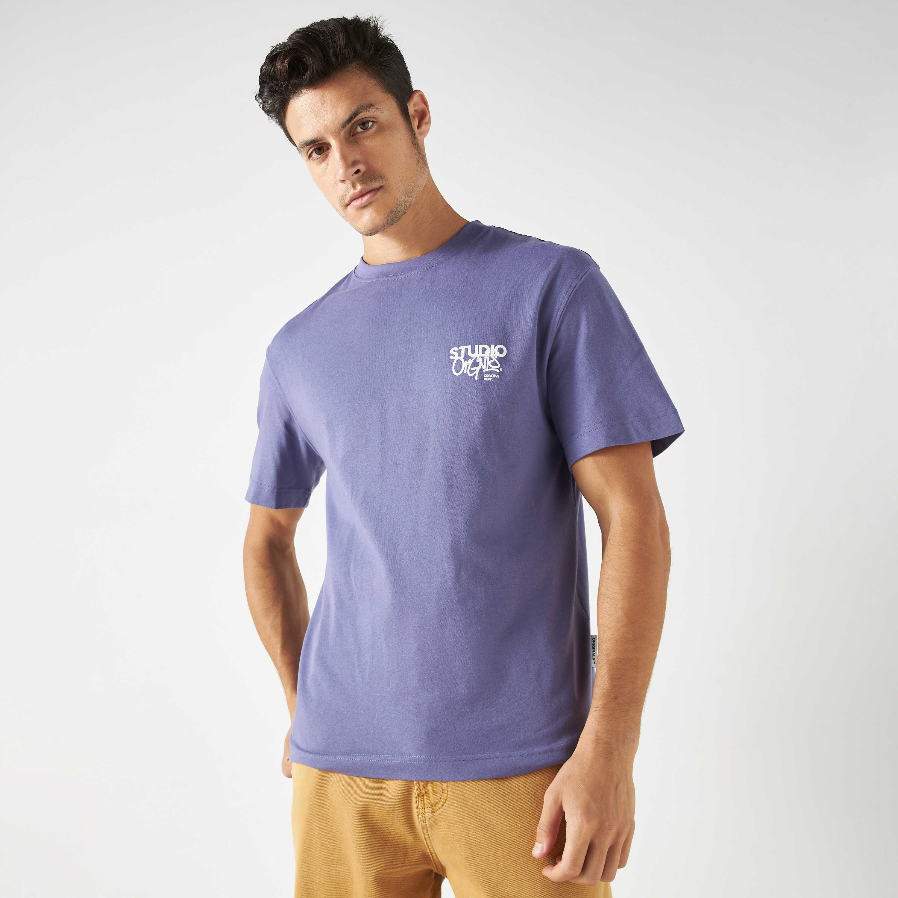 تي شيرت من جاك آند جونز مع مطبوع بأكمام قصيرة و ياقة مستديرة-men-clothing-tshirtsandpolos-tshirts-image-13