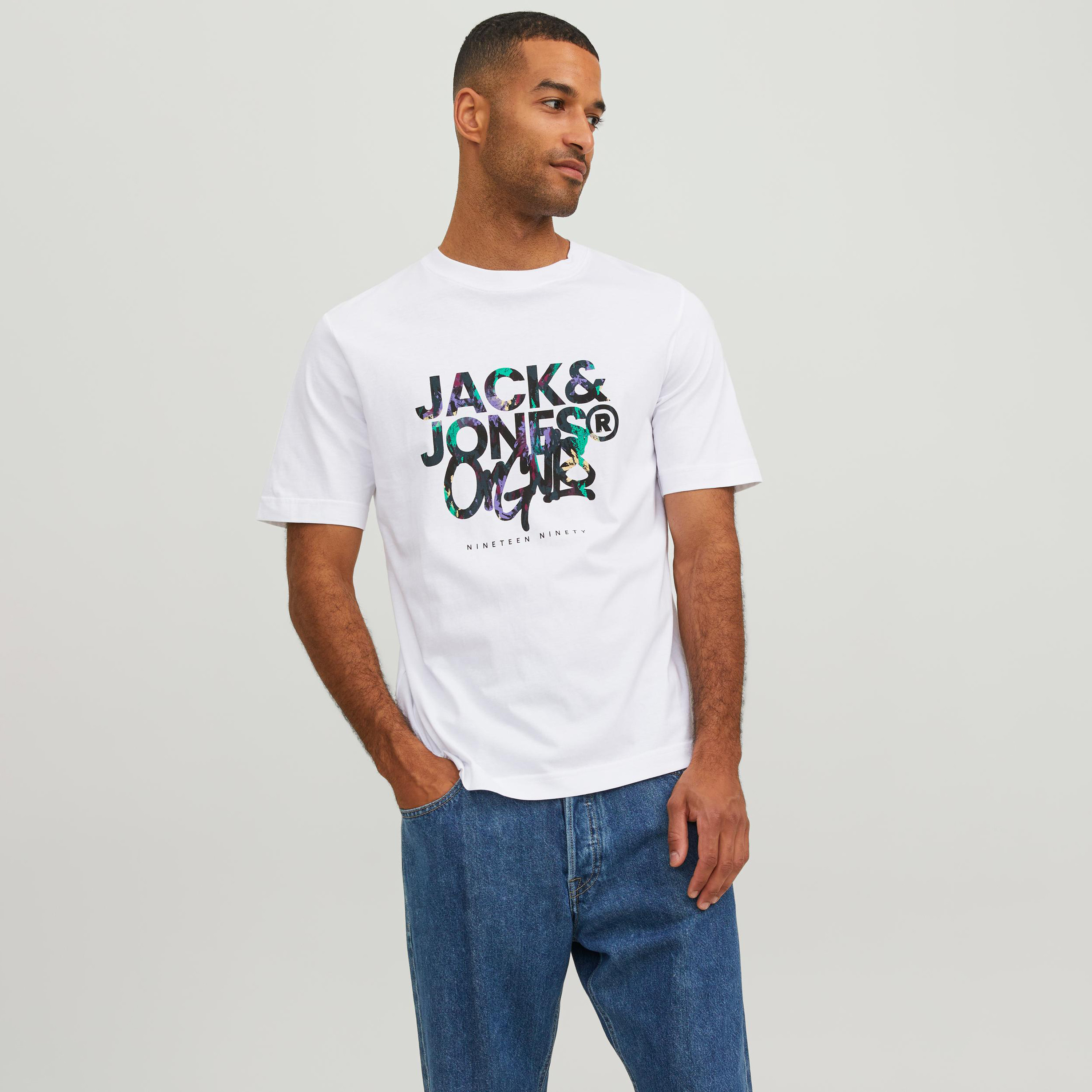 تي شيرت من جاك آند جونز مع مطبوع بأكمام قصيرة و ياقة مستديرة-men-clothing-tshirtsandpolos-tshirts-image-5