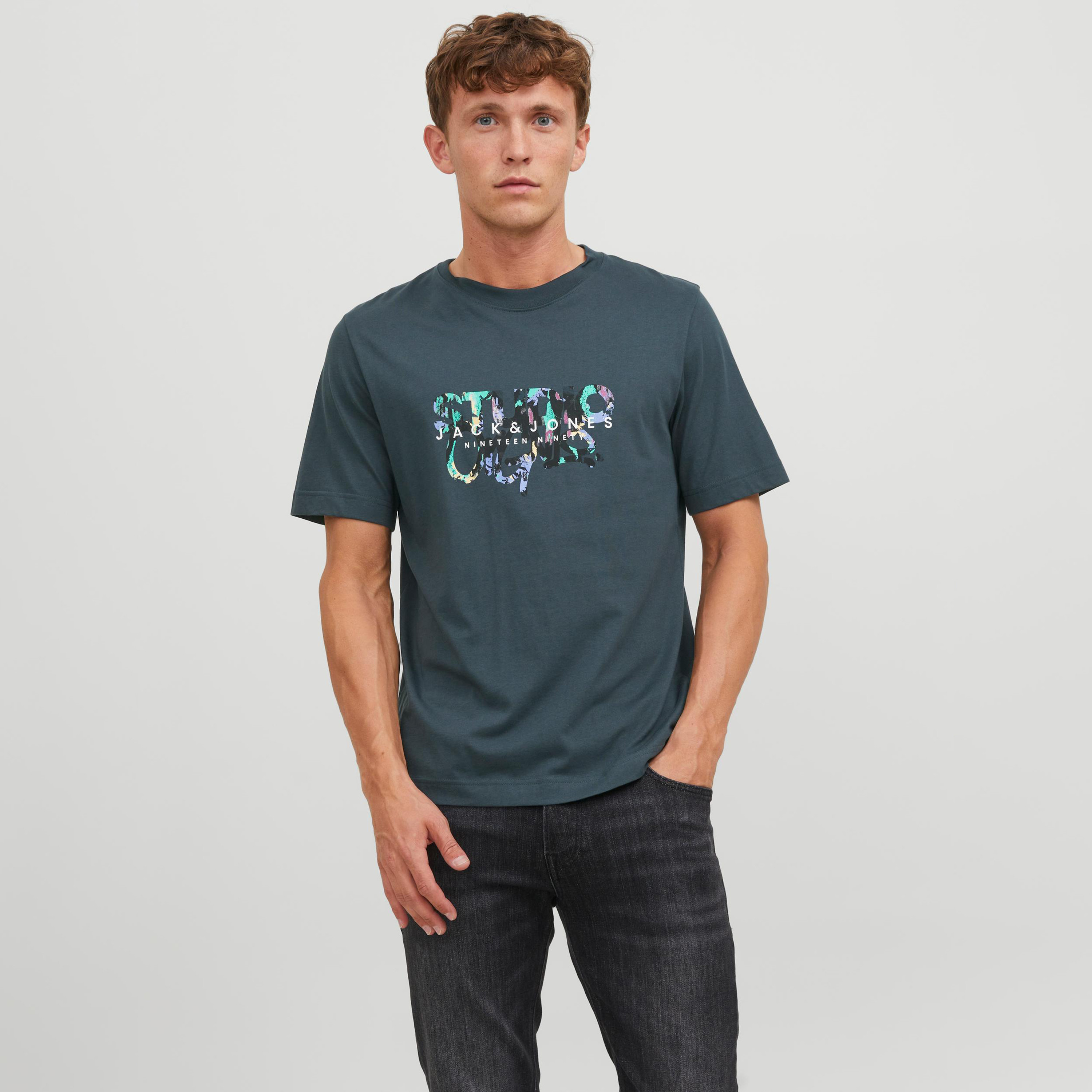 تي شيرت من جاك آند جونز مع مطبوع بأكمام قصيرة و ياقة مستديرة-men-clothing-tshirtsandpolos-tshirts-image-9