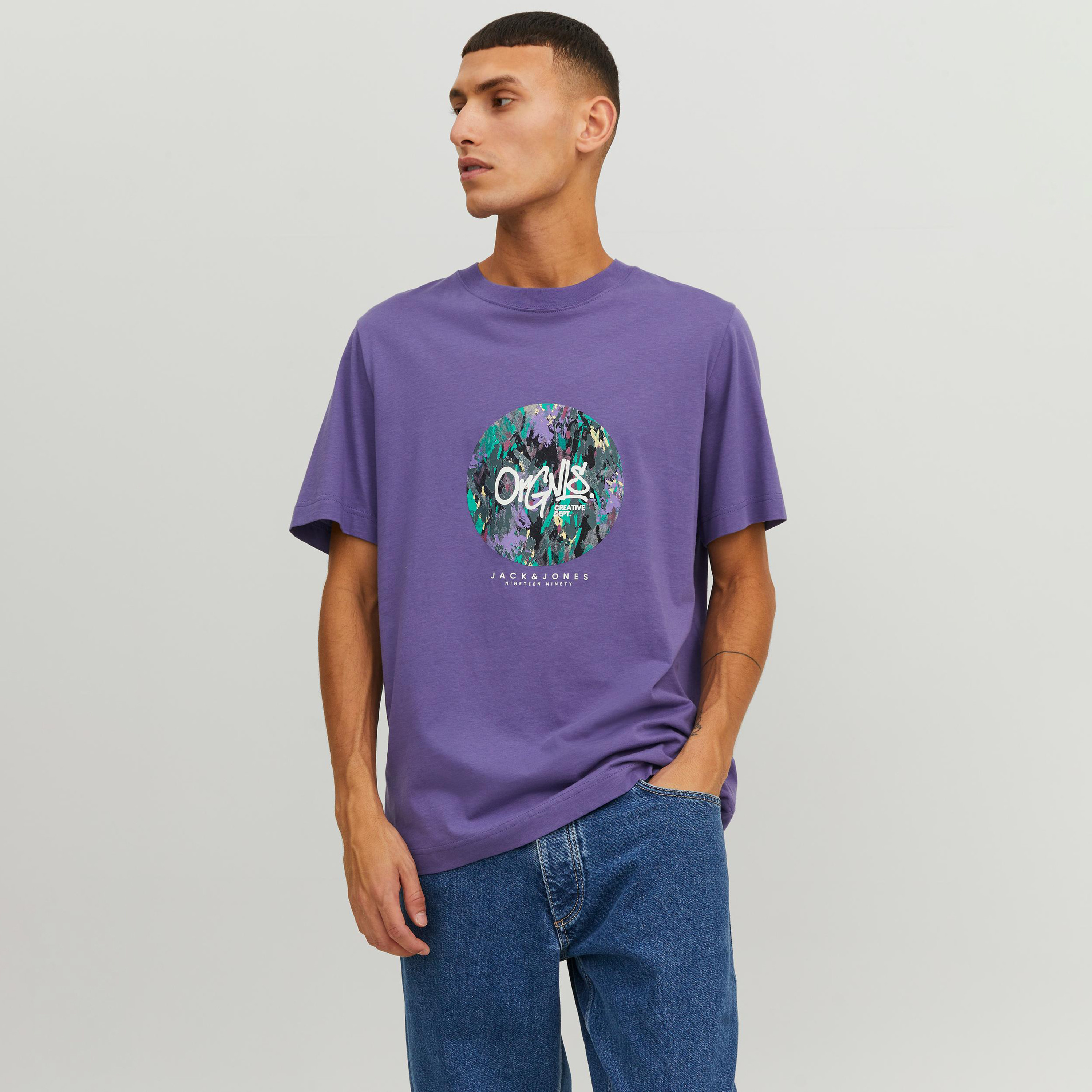 تي شيرت من جاك آند جونز مع مطبوع بأكمام قصيرة و ياقة مستديرة-men-clothing-tshirtsandpolos-tshirts-image-13