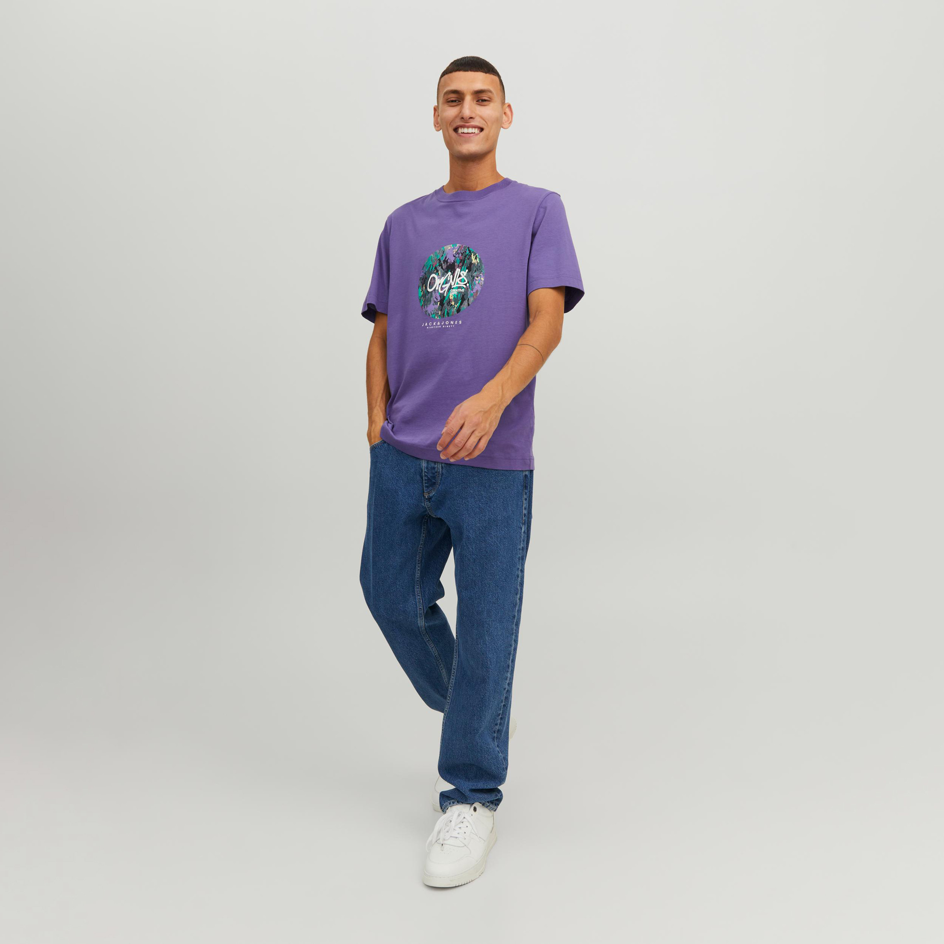 تي شيرت من جاك آند جونز مع مطبوع بأكمام قصيرة و ياقة مستديرة-men-clothing-tshirtsandpolos-tshirts-image-14