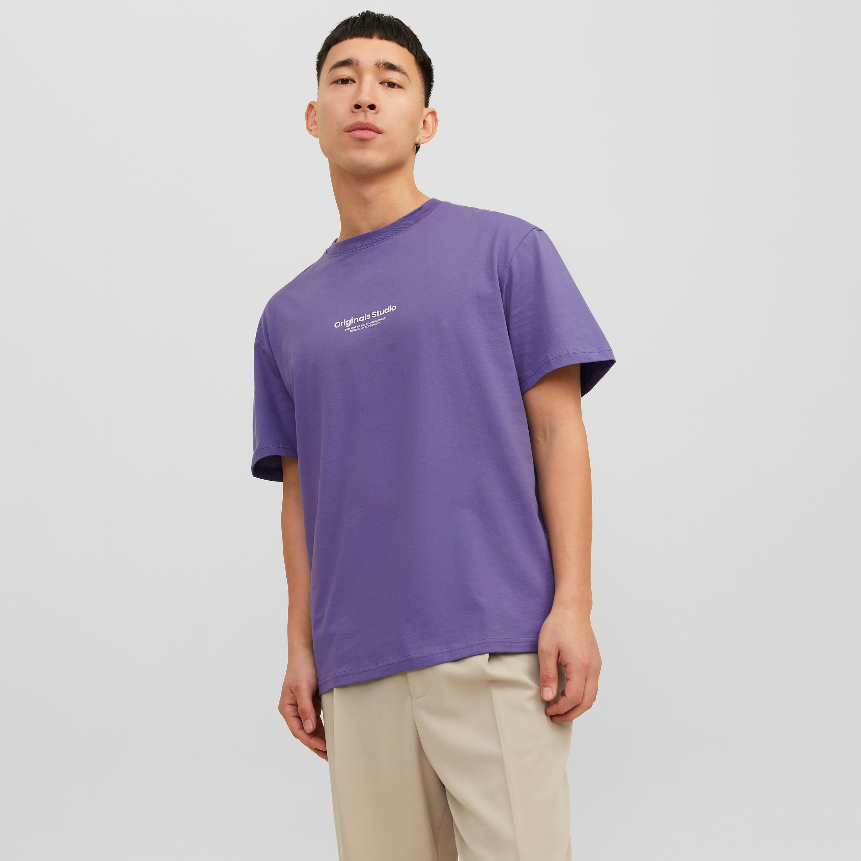  تي شيرت من جاك آند جونز مع مطبوع بأكمام قصيرة و ياقة مستديرة-men-clothing-tshirtsandpolos-tshirts-image-17