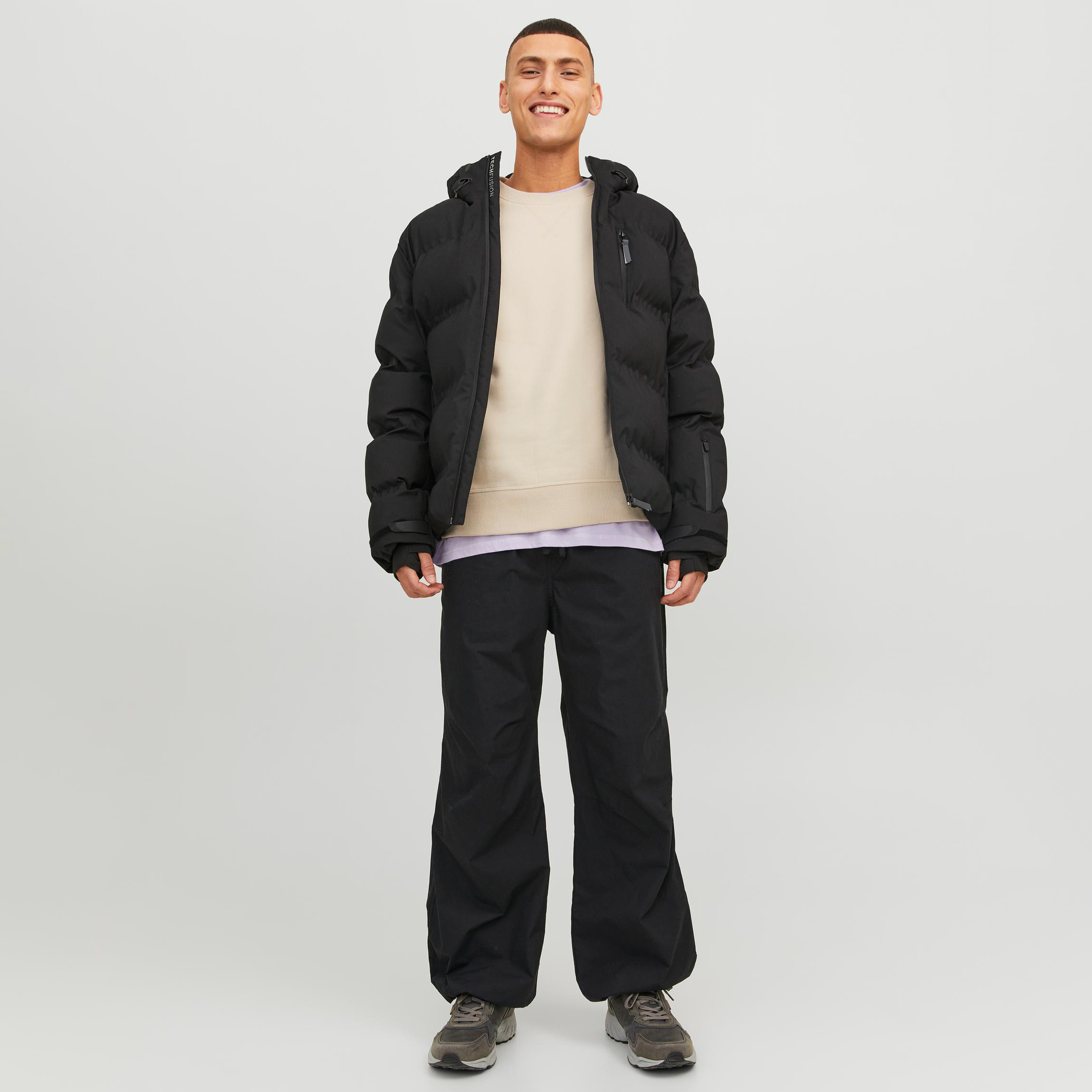 سويت شيرت من جاك آند جونز بأكمام طويلة وياقة مستديرة -men-winterwear-hoodiesandsweatshirts-image-6
