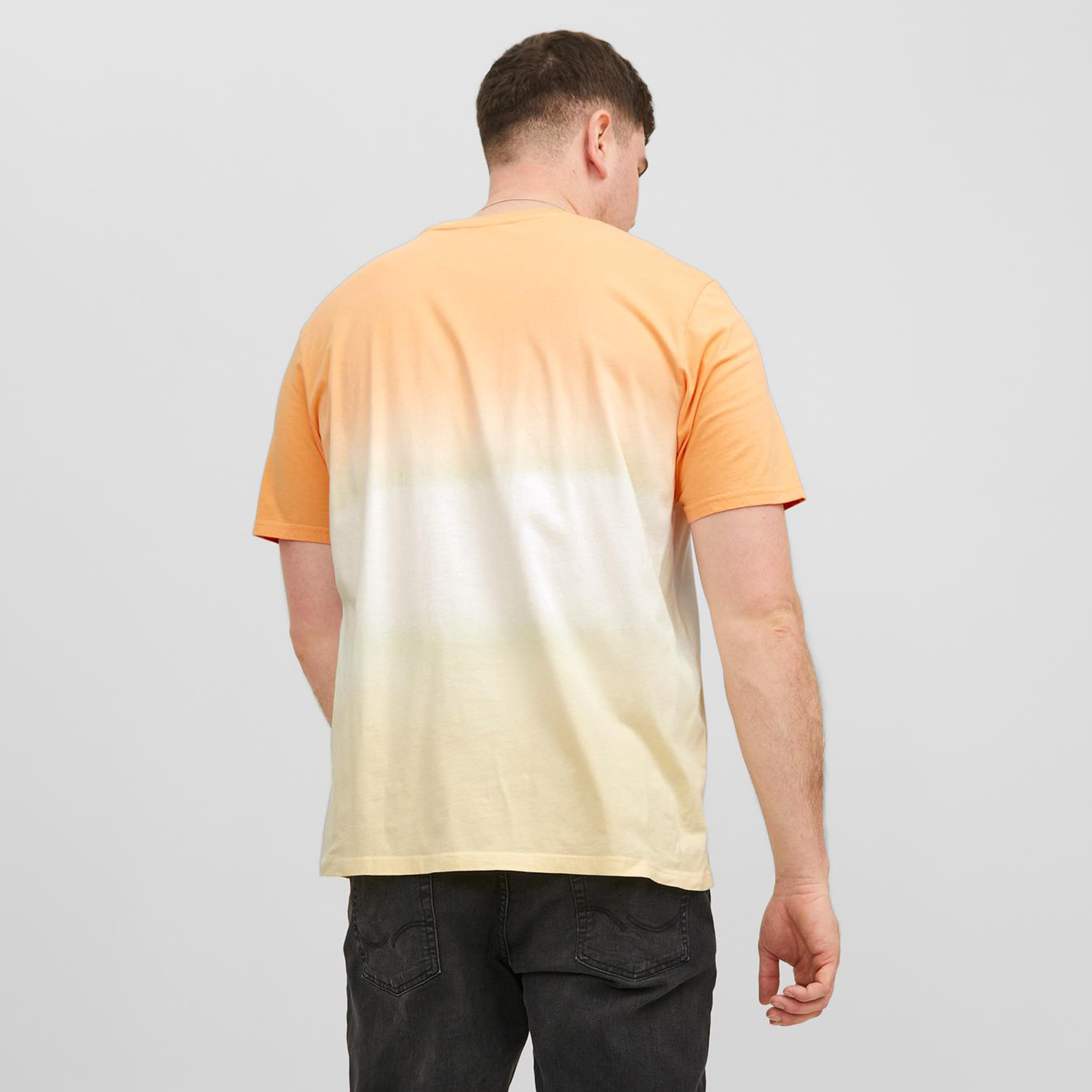 تي شيرت ذو مقاس كبير من جاك آند جونز بأكمام قصيرة و ياقة مستديرة -men-clothing-tshirtsandpolos-tshirts-image-4