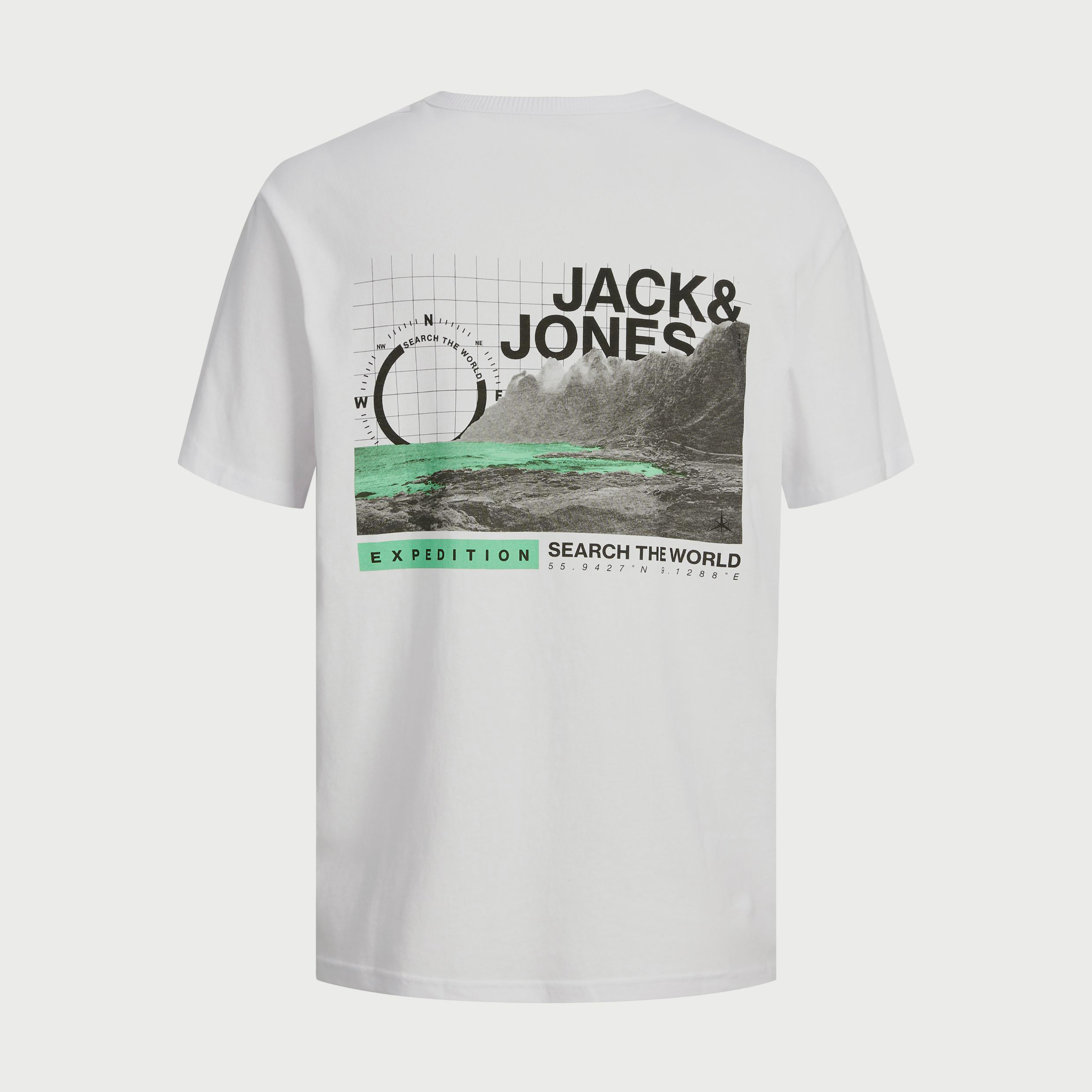تي شيرت ذو مقاس كبير من جاك آند جونز ذو جرافيك بأكمام قصيرة و ياقة مستديرة -men-clothing-tshirtsandpolos-tshirts-image-6