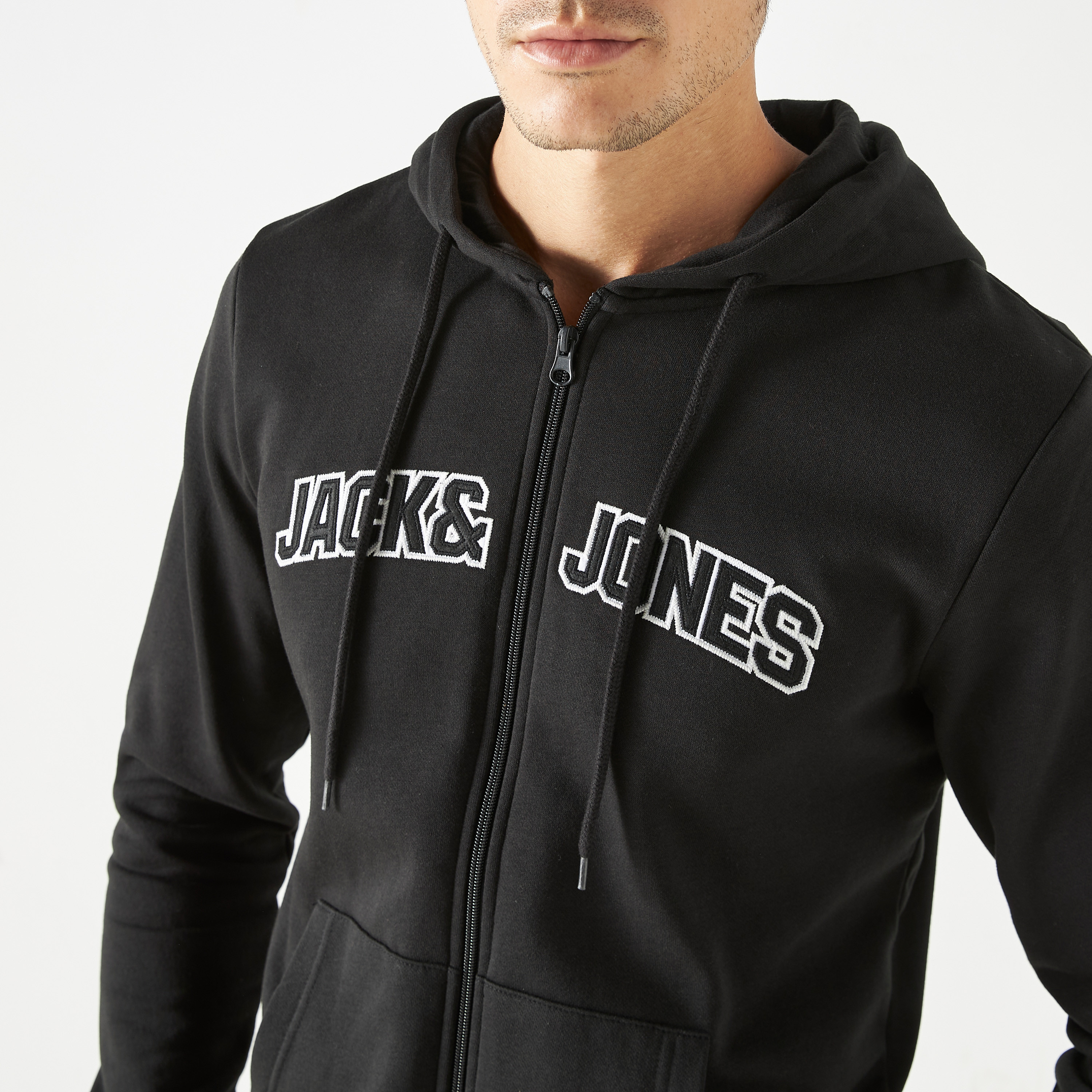هودي بسحاب من جاك آند جونز مع شعار بأكمام طويلة-men-winterwear-hoodiesandsweatshirts-image-4