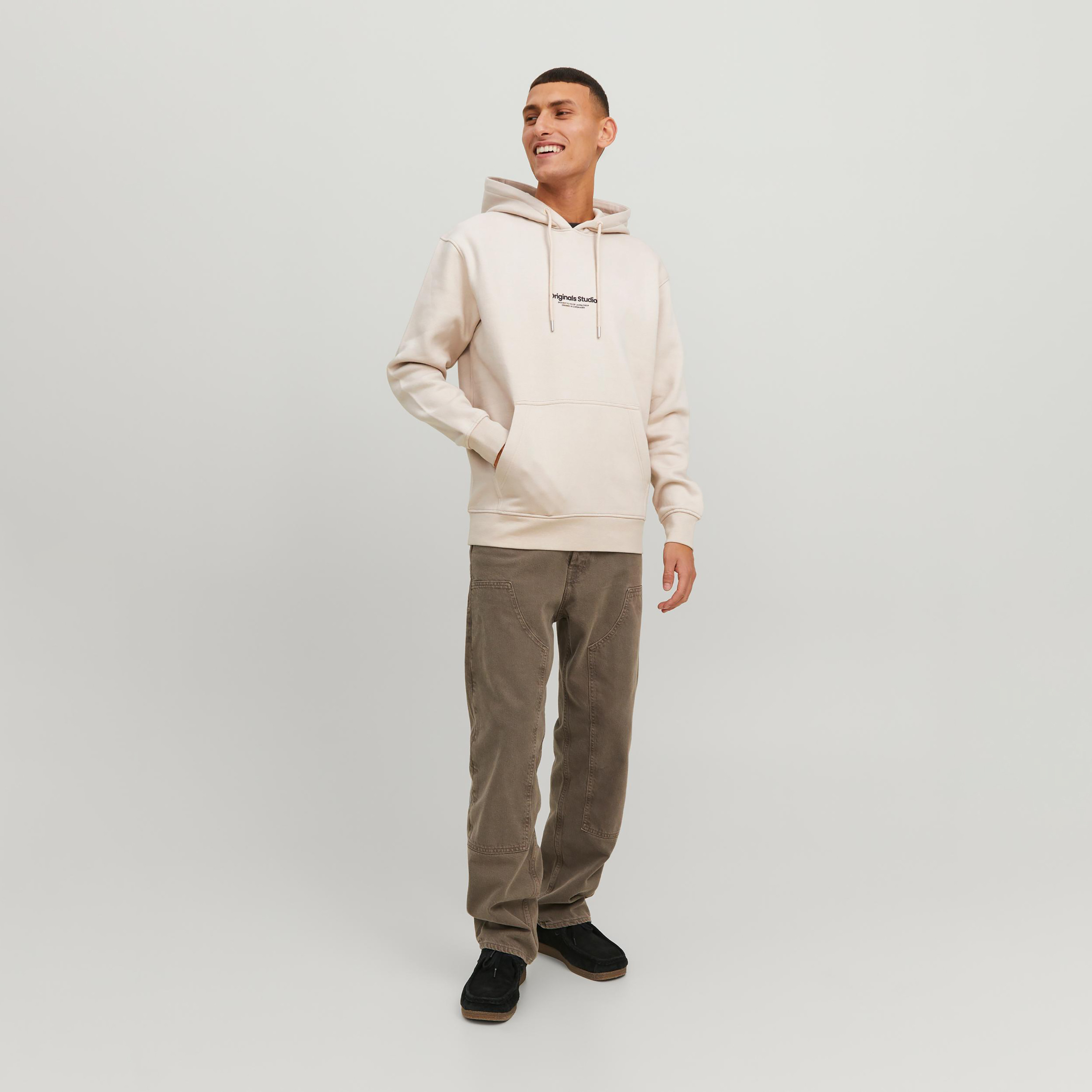  هودي من جاك آند جونز بلوجو بأكمام طويلة وياقة مستديرة مطبوعة-men-winterwear-hoodiesandsweatshirts-image-2