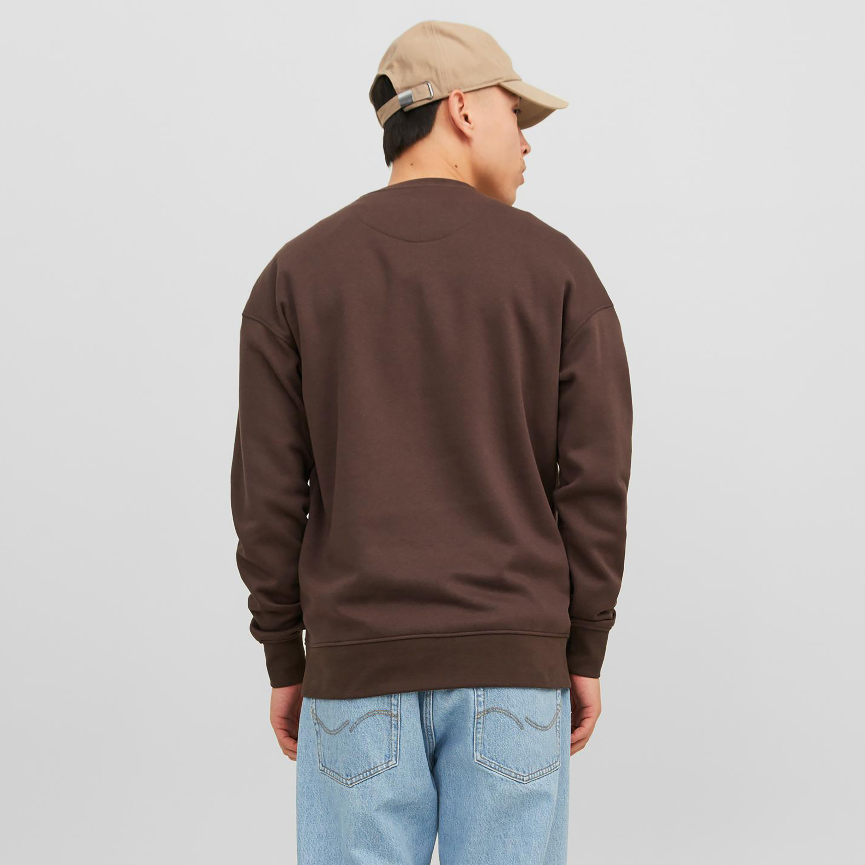  سويت شيرت من جاك آند جونز مع مطبوع بأكمام طويلة وياقة مستديرة-men-winterwear-hoodiesandsweatshirts-image-12