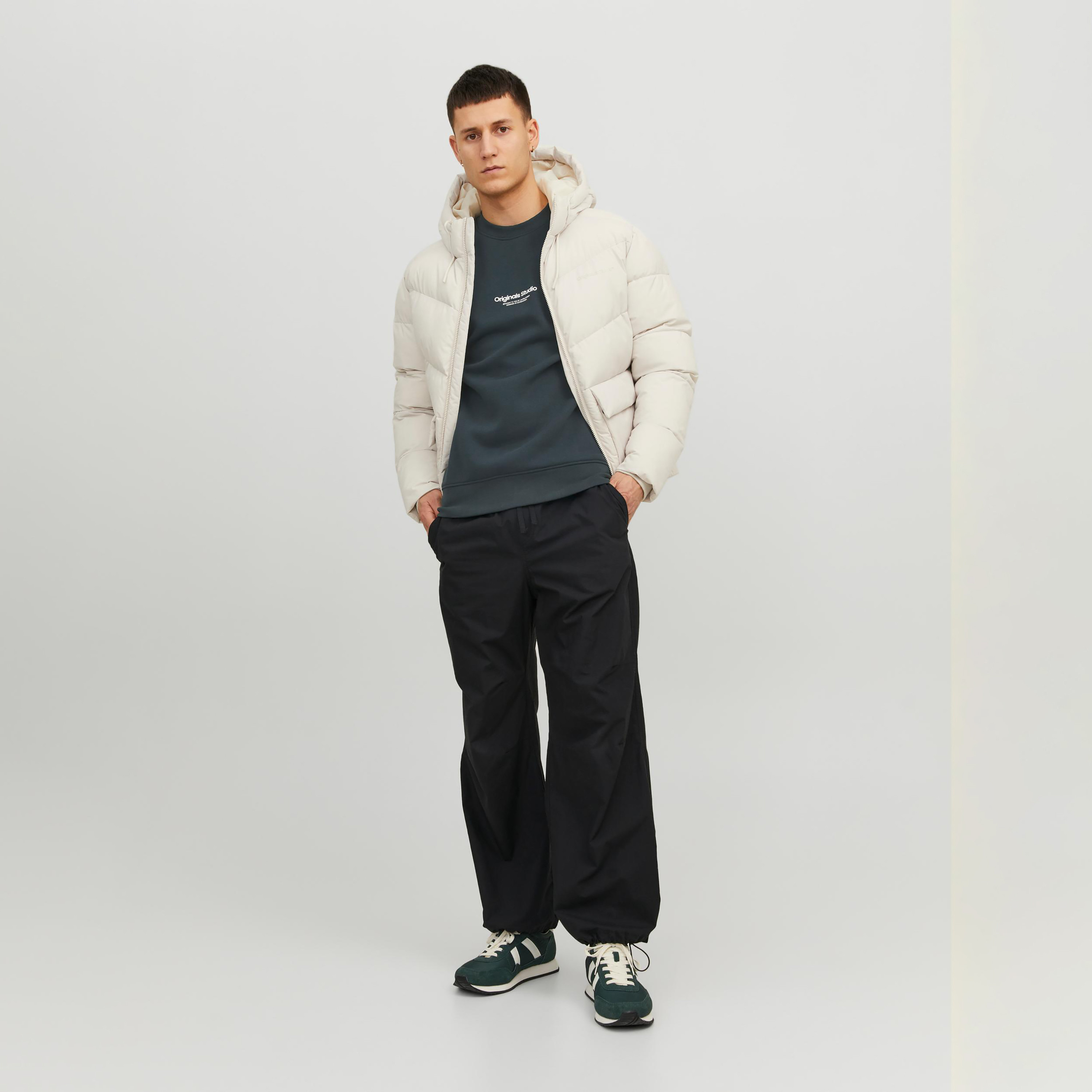  سويت شيرت من جاك آند جونز مع مطبوع بأكمام طويلة وياقة مستديرة-men-winterwear-hoodiesandsweatshirts-image-14