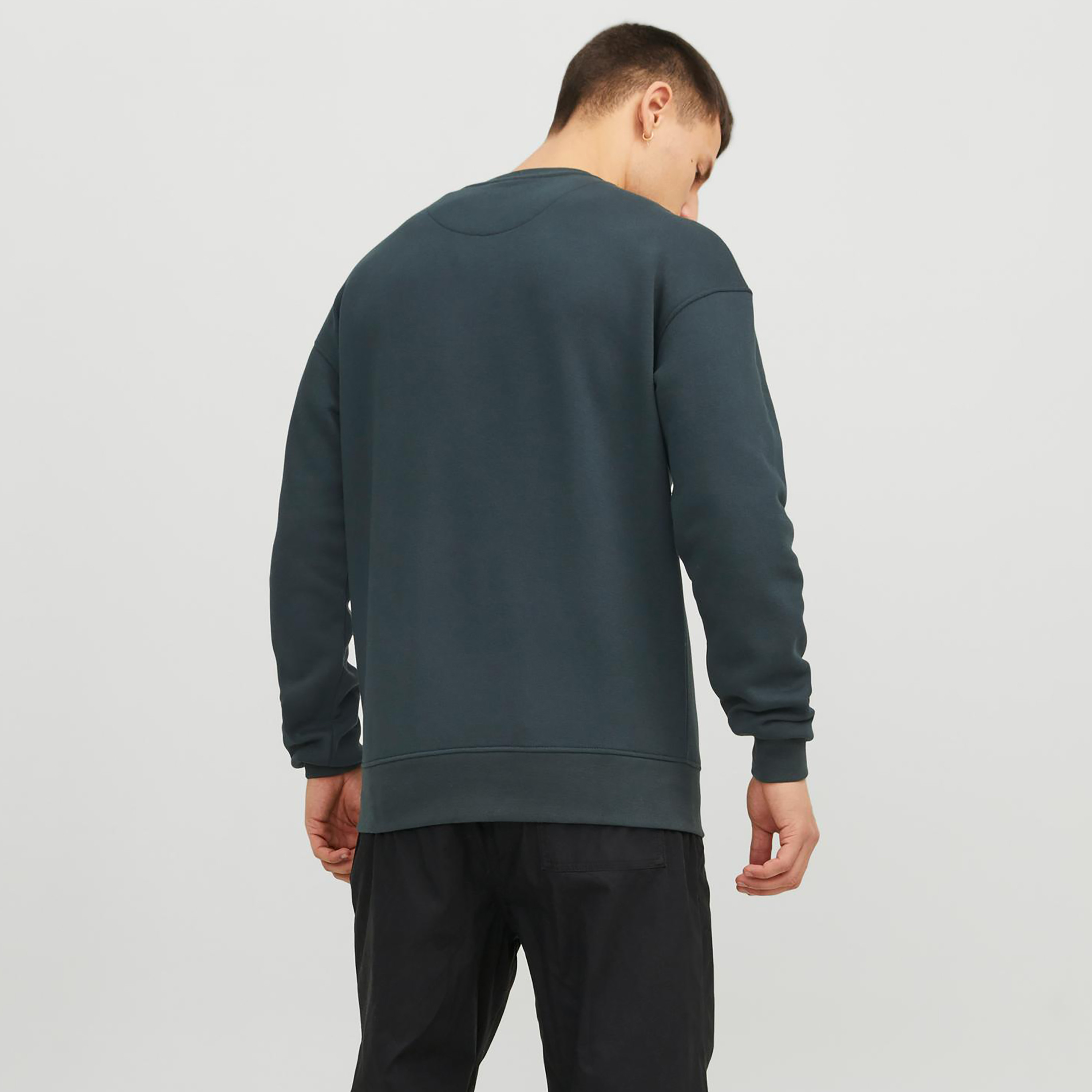  سويت شيرت من جاك آند جونز مع مطبوع بأكمام طويلة وياقة مستديرة-men-winterwear-hoodiesandsweatshirts-image-16