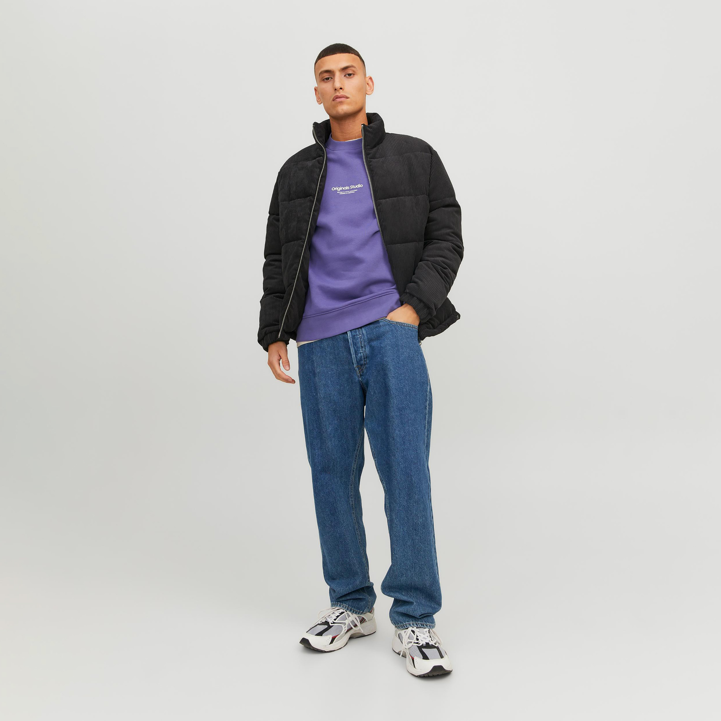  سويت شيرت من جاك آند جونز مع مطبوع بأكمام طويلة وياقة مستديرة-men-winterwear-hoodiesandsweatshirts-image-18