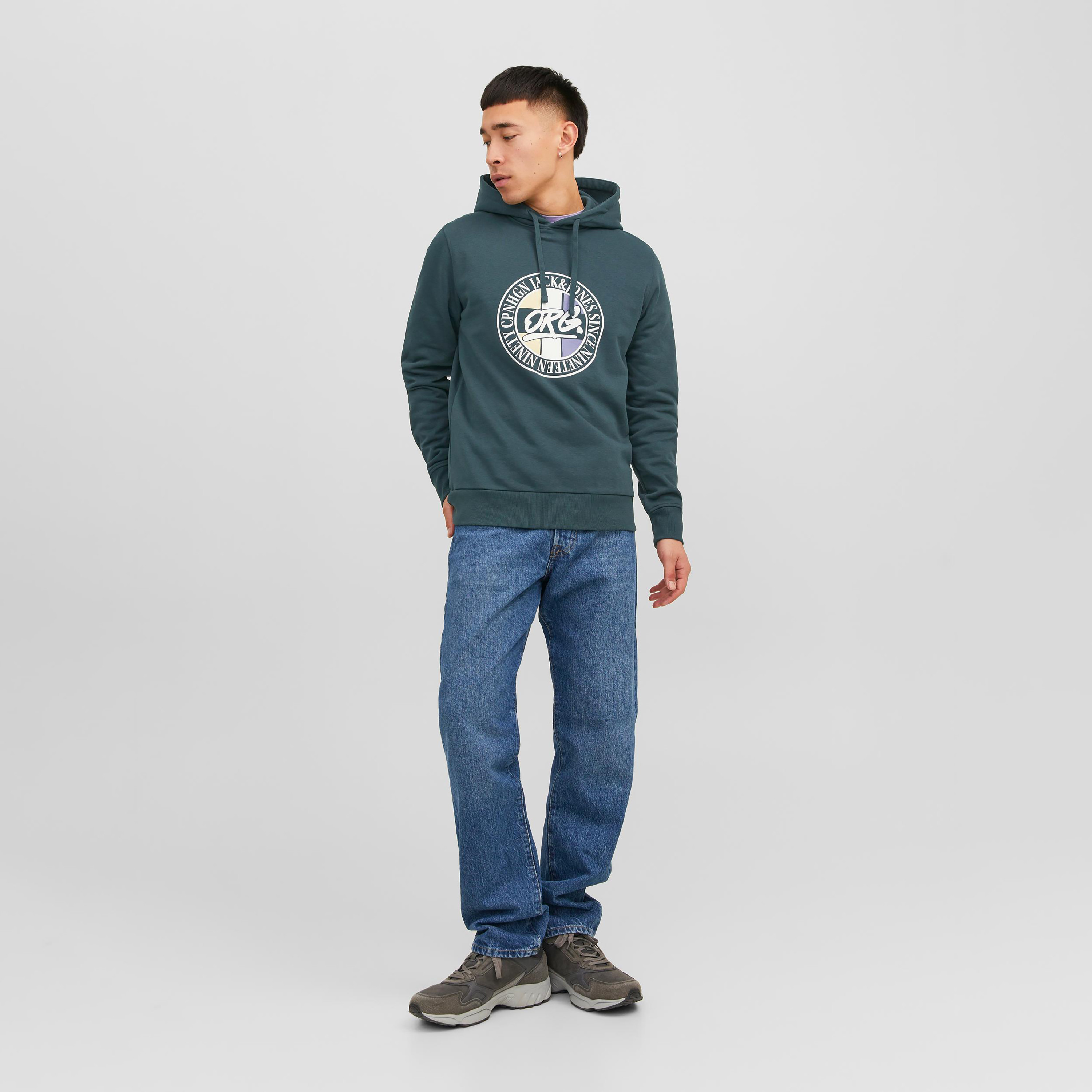  هودي من جاك آند جونز بلوجو بأكمام طويلة وياقة مستديرة-men-winterwear-hoodiesandsweatshirts-image-6
