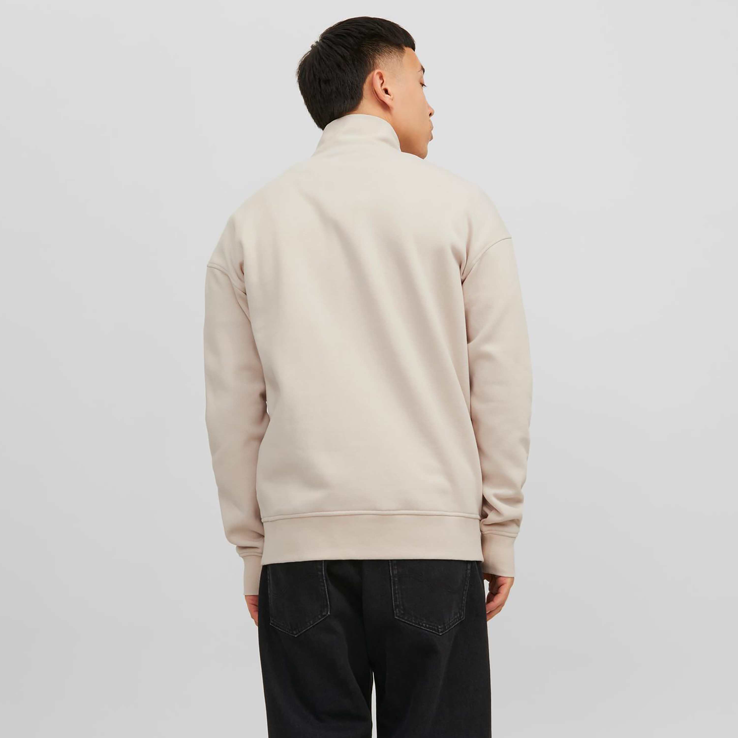  سويت شيرت من جاك آند جونز مع مطبوع بأكمام طويلة وياقة مرتفعة-men-winterwear-hoodiesandsweatshirts-image-4